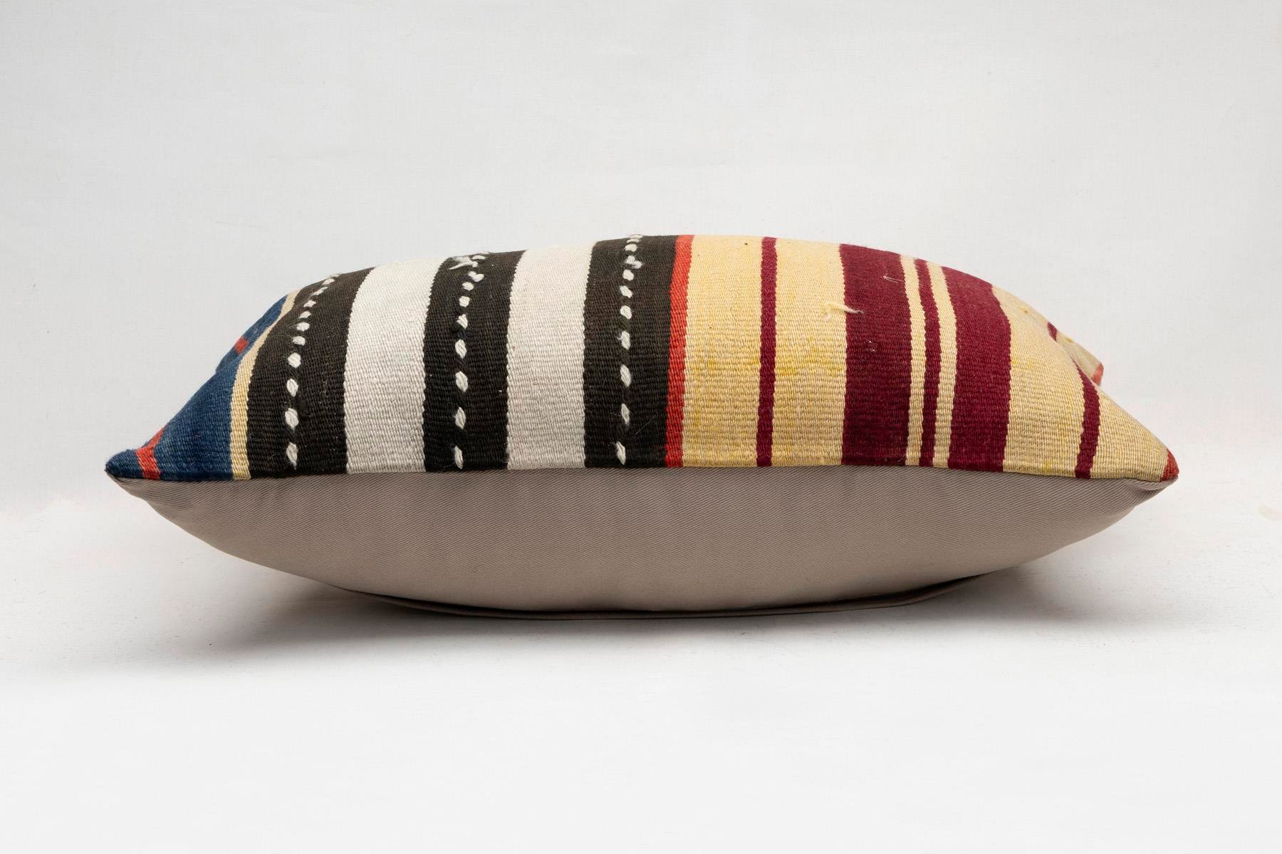 16''24'' (40x60 cm) Kilim Pillows - Vintage Handmade Kilim Pillows - Vintage Handmade Kilim Rugs - It is 100% wool. Artistic and historical rugs. Old handwoven rugs.