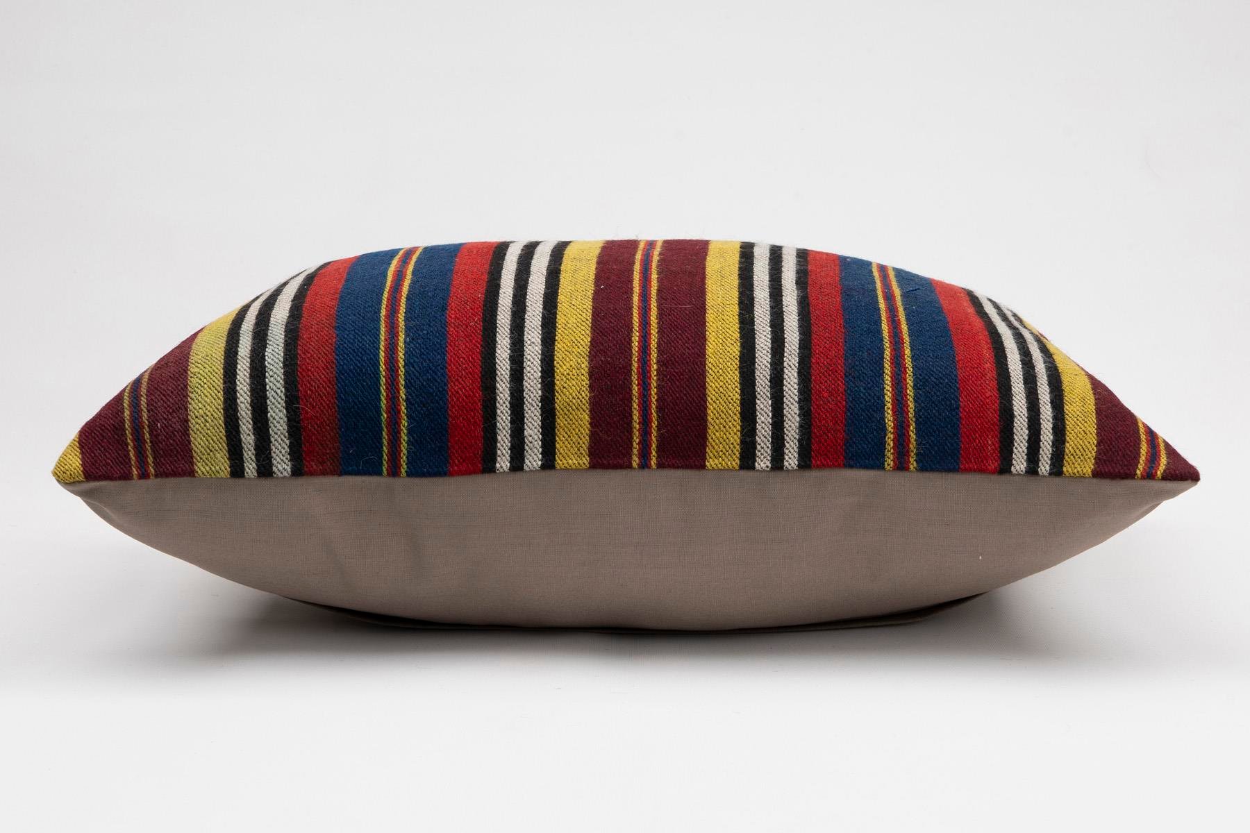 16''24'' (40x60 cm) Kilim Pillows - Vintage Handmade Kilim Pillows - Vintage Handmade Kilim Rugs - It is 100% wool. Artistic and historical rugs. Old handwoven rugs.