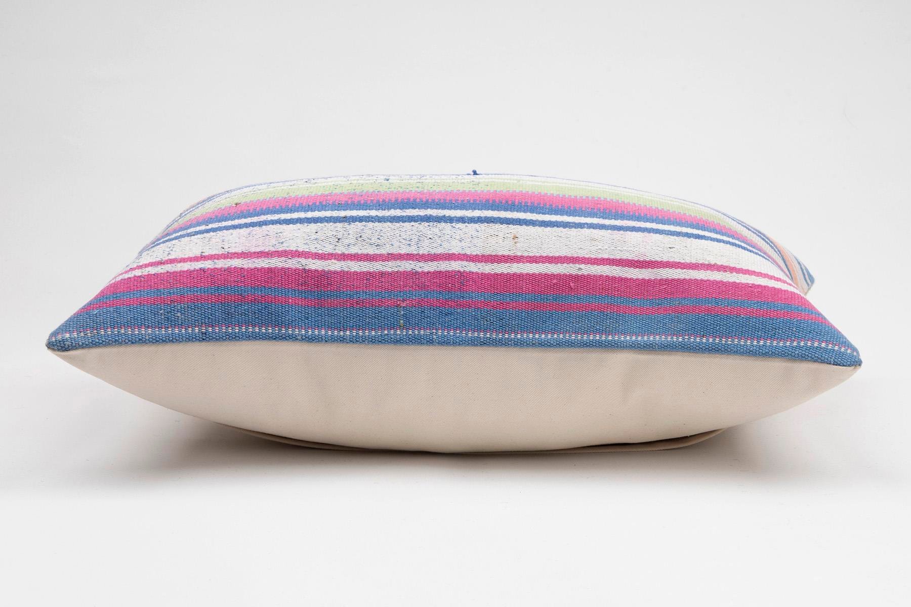 16''24'' (40x60 cm) Kilim Pillows - Vintage Handmade Kilim Pillows - Vintage Handmade Kilim Rugs - It is 100% wool. Artistic and historical rugs. Old handwoven rugs.