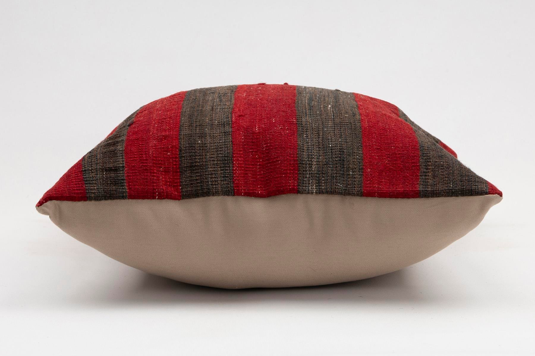 18x18 inches (45x45 cm) Kilim Pillow | KILIM WHOLESALE - Vintage Handmade Pillows - Vintage Handmade Kilim Rugs - It is 100% wool. Artistic and historical rugs. Old handwoven rugs. - Online hand woven rugs and kilim cushions sales. Shipping to a