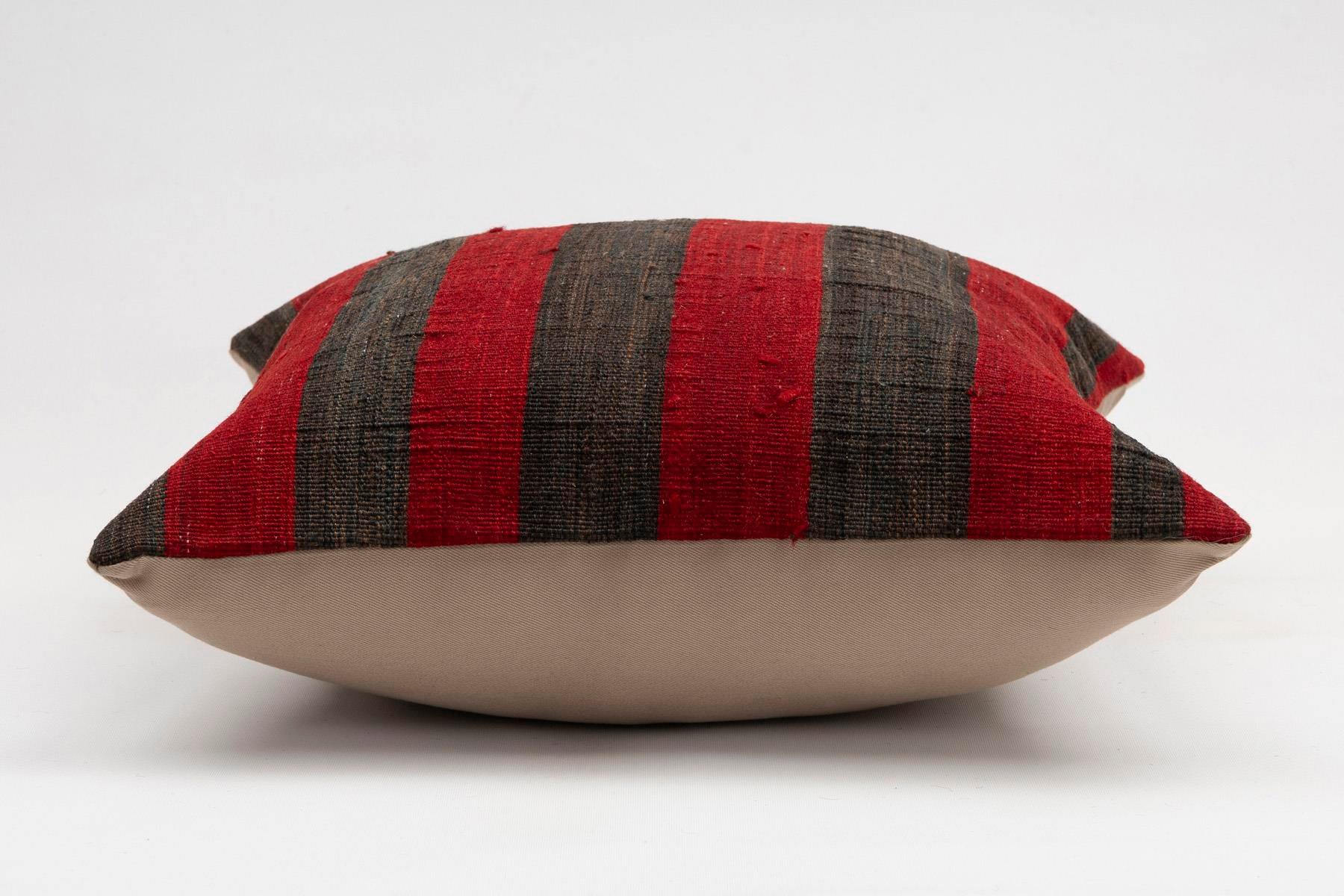 18x18 inches (45x45 cm) Kilim Pillow | KILIM WHOLESALE - Vintage Handmade Pillows - Vintage Handmade Kilim Rugs - It is 100% wool. Artistic and historical rugs. Old handwoven rugs. - Online hand woven rugs and kilim cushions sales. Shipping to a