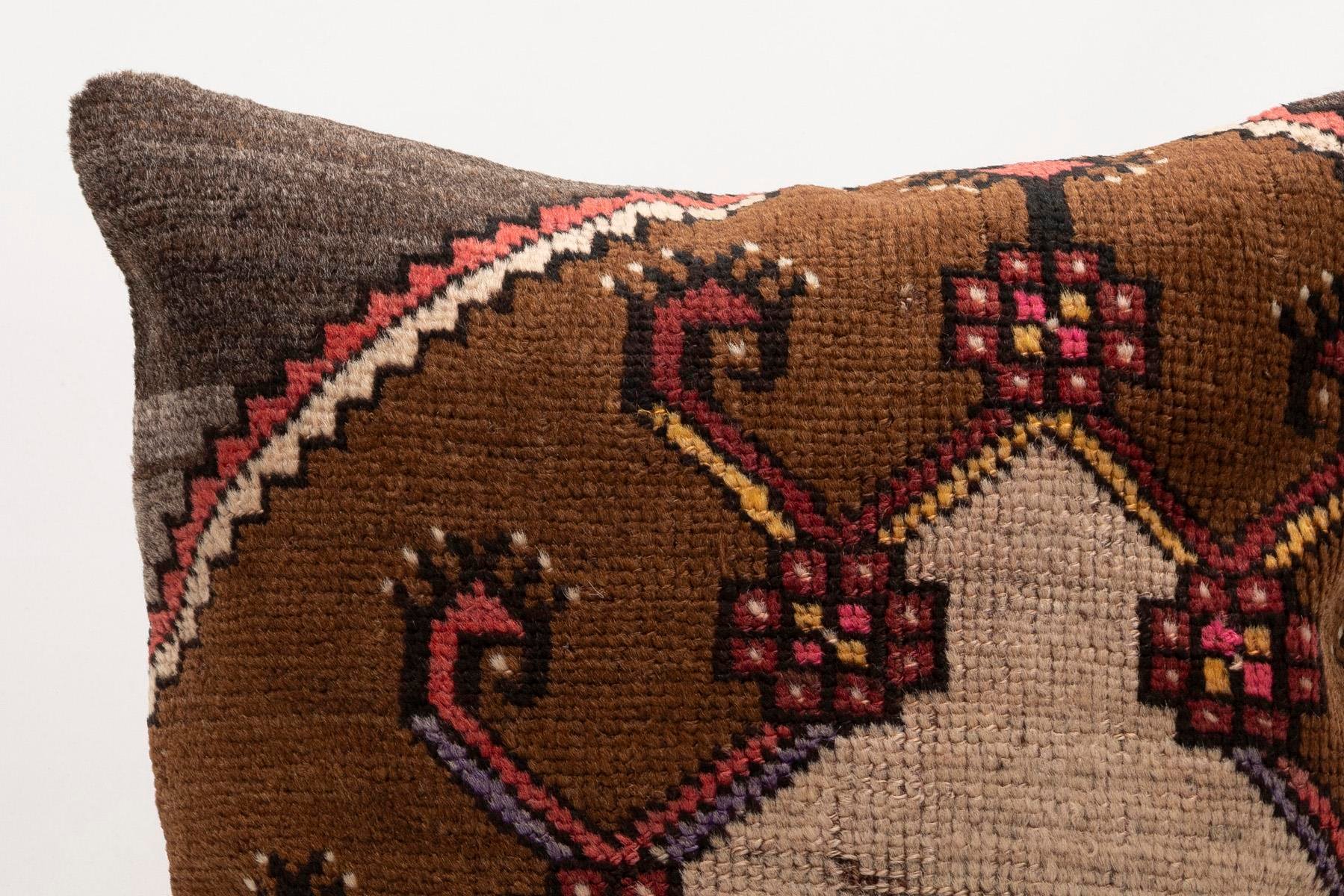 20x20 inches (50x50 cm) Kilim Pillow | KILIM WHOLESALE - Vintage Handmade Pillows - Vintage Handmade Kilim Rugs - It is 100% wool. Artistic and historical rugs. Old handwoven rugs. - Online hand woven rugs and kilim cushions sales. Shipping to a