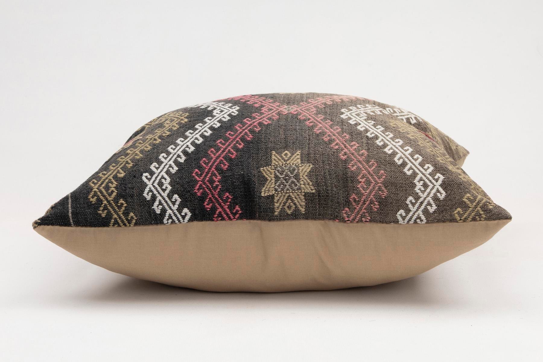 20x20 inches (50x50 cm) Kilim Pillow | KILIM WHOLESALE - Vintage Handmade Pillows - Vintage Handmade Kilim Rugs - It is 100% wool. Artistic and historical rugs. Old handwoven rugs. - Online hand woven rugs and kilim cushions sales. Shipping to a