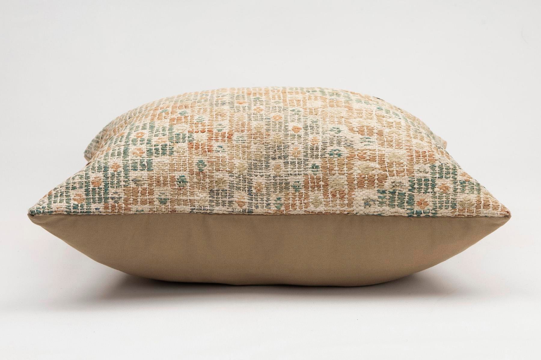 20x20 inches (50x50 cm) Kilim Pillow | KILIM WHOLESALE - Vintage Handmade Pillows - Vintage Handmade Kilim Rugs - It is 100% wool. Artistic and historical rugs. Old handwoven rugs. - Online hand woven rugs and kilim cushions sales. Shipping to a