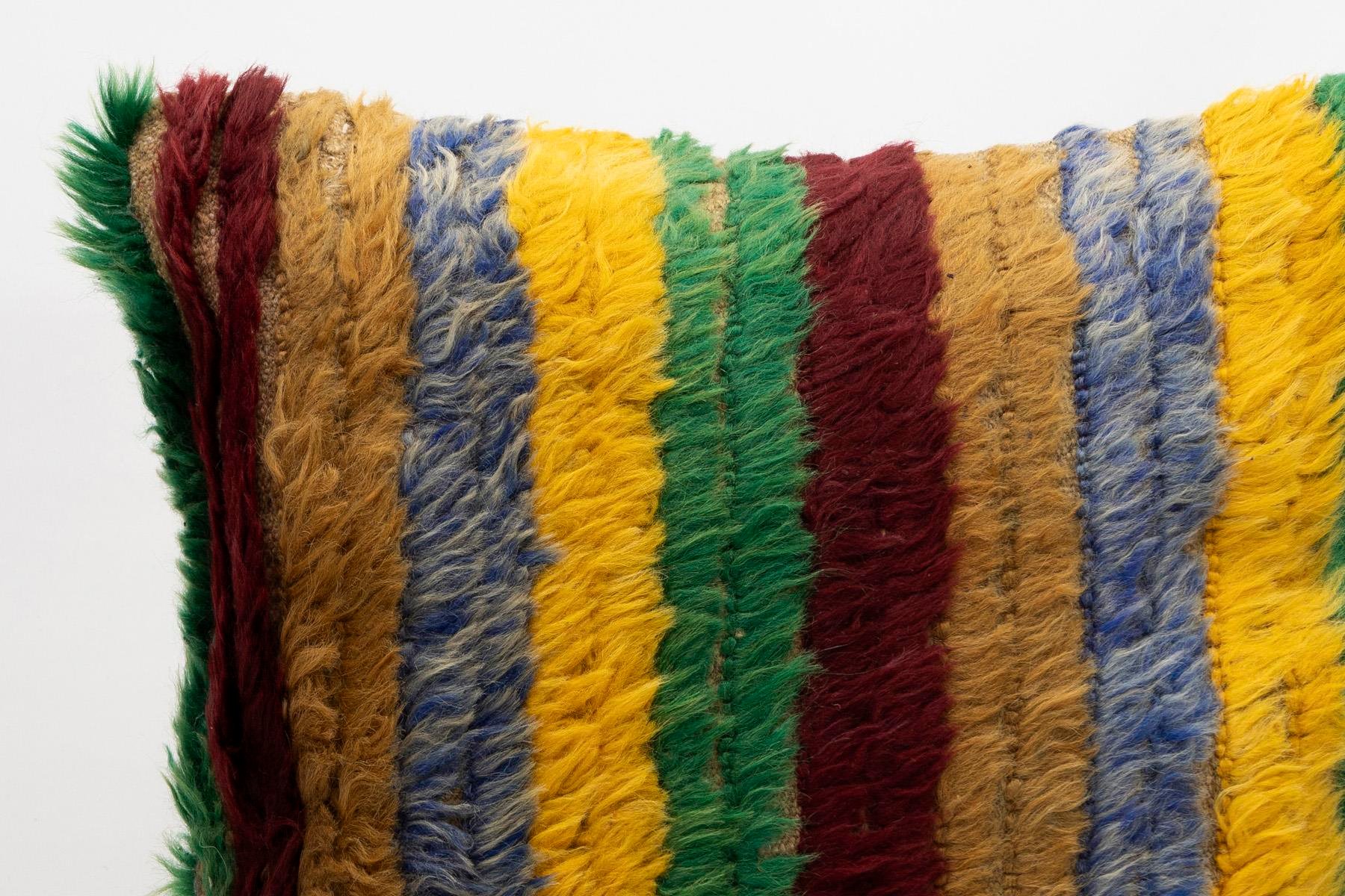 20x20 inches (50x50 cm) Kilim Pillow | KILIM WHOLESALE - Vintage Handmade Pillows - Vintage Handmade Kilim Rugs - It is 100% wool. Artistic and historical rugs. Old handwoven rugs. - Online hand woven rugs and kilim cushions sales. Shipping to a