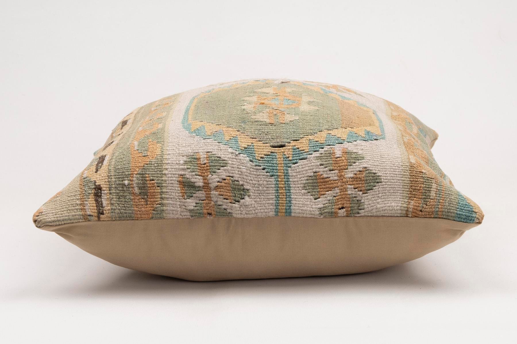 20x20 inches (50x50 cm) Kilim Pillow | KILIM WHOLESALE - Vintage Handmade Pillows - Vintage Handmade Kilim Rugs - It is 100% wool. Artistic and historical rugs. Old handwoven rugs. - Online hand woven rugs and kilim cushions sales. Shipping to a