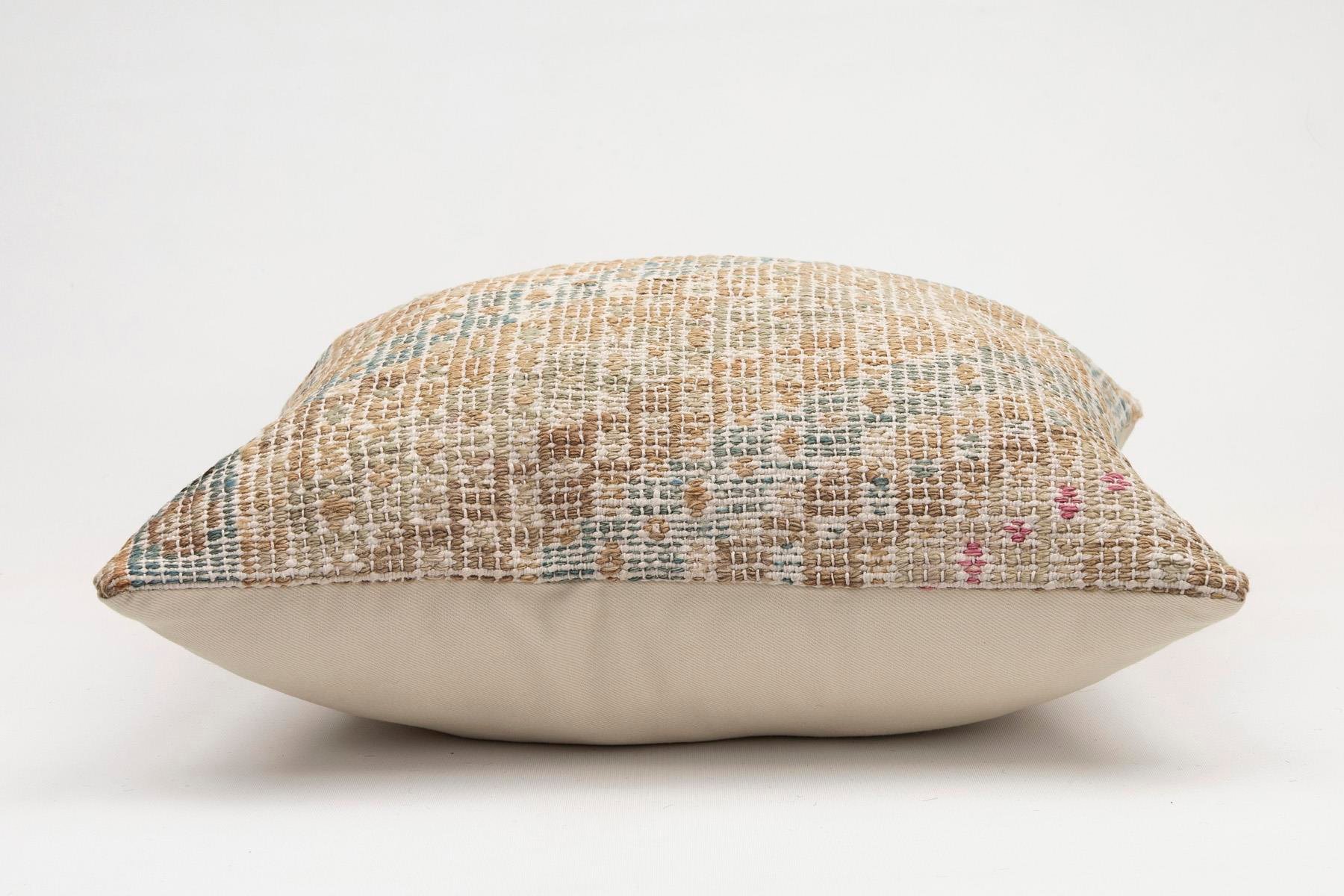 20x20 inches (50x50 cm) Kilim Pillow | KILIM WHOLESALE - Vintage Handmade Pillows - Vintage Handmade Kilim Rugs - It is 100% wool. Artistic and historical rugs. Old handwoven rugs. - Online hand woven rugs and kilim cushions sales. Shipping to a