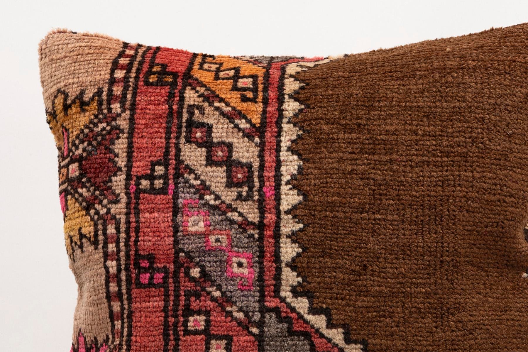 20x20 inches (50x50 cm) Kilim Pillow | KILIM WHOLESALE - Vintage Handmade Pillows - Vintage Handmade Kilim Rugs - It is 100% wool. Artistic and historical rugs. Old handwoven rugs. - Online hand woven rugs and kilim cushions sales. Shipping to a