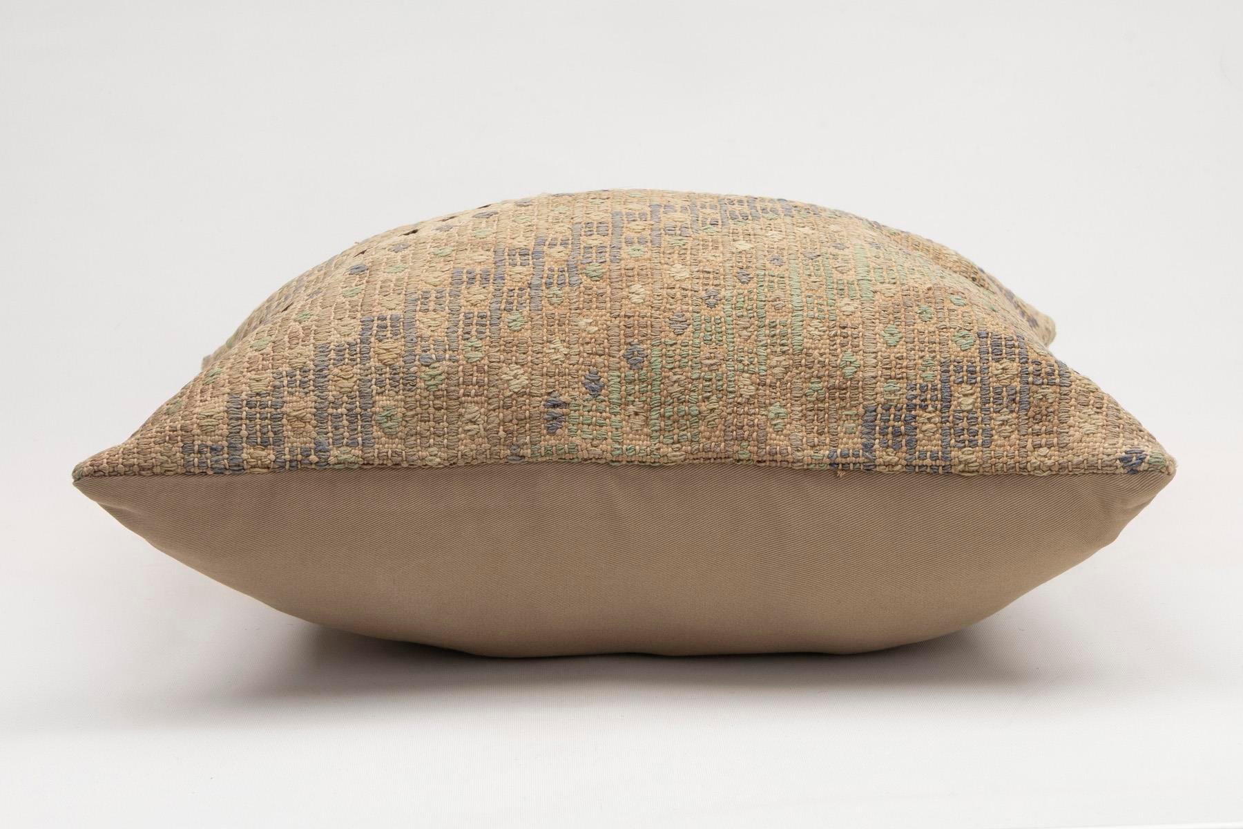 20x20 inches (50x50 cm) Kilim Pillow | KILIM WHOLESALE - Vintage Handmade Pillows - Vintage Handmade Kilim Rugs - It is 100% wool. Artistic and historical rugs. Old handwoven rugs. - Online hand woven rugs and kilim cushions sales. Shipping to a