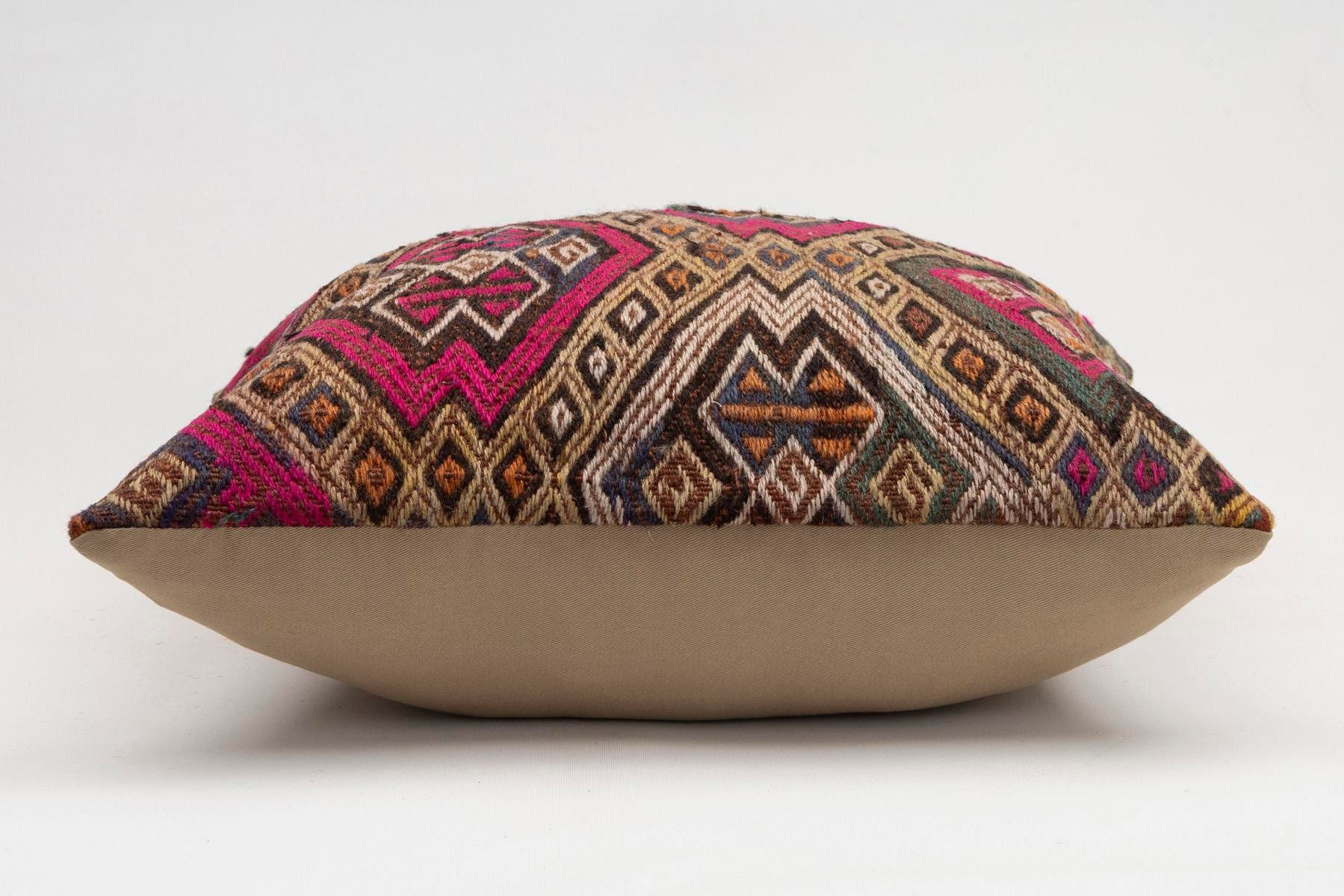 20x20 inches (50x50 cm) Kilim Pillow | KILIM WHOLESALE - Vintage Handmade Pillows - Vintage Handmade Kilim Rugs - It is 100% wool. Artistic and historical rugs. Old handwoven rugs. - Online hand woven rugs and kilim cushions sales. Shipping to a