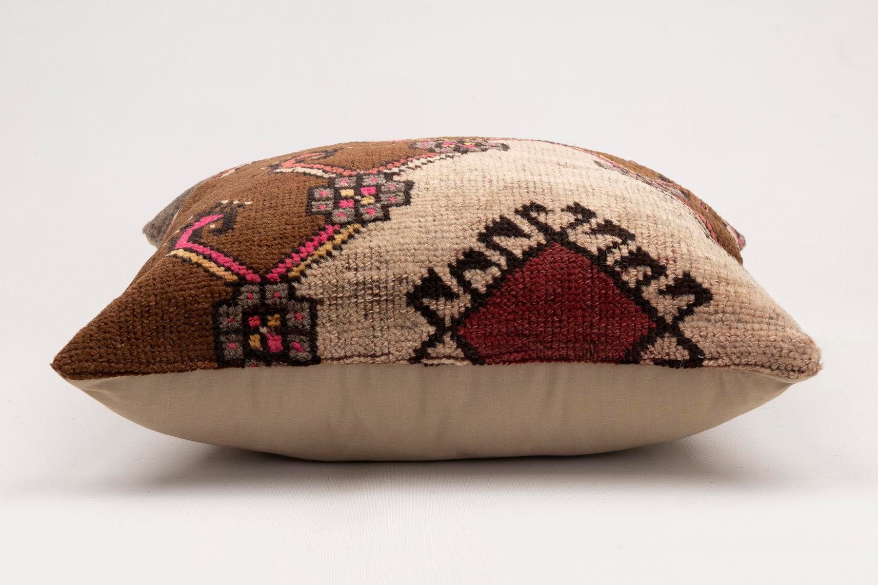 20x20 inches (50x50 cm) Kilim Pillow | KILIM WHOLESALE - Vintage Handmade Pillows - Vintage Handmade Kilim Rugs - It is 100% wool. Artistic and historical rugs. Old handwoven rugs. - Online hand woven rugs and kilim cushions sales. Shipping to a