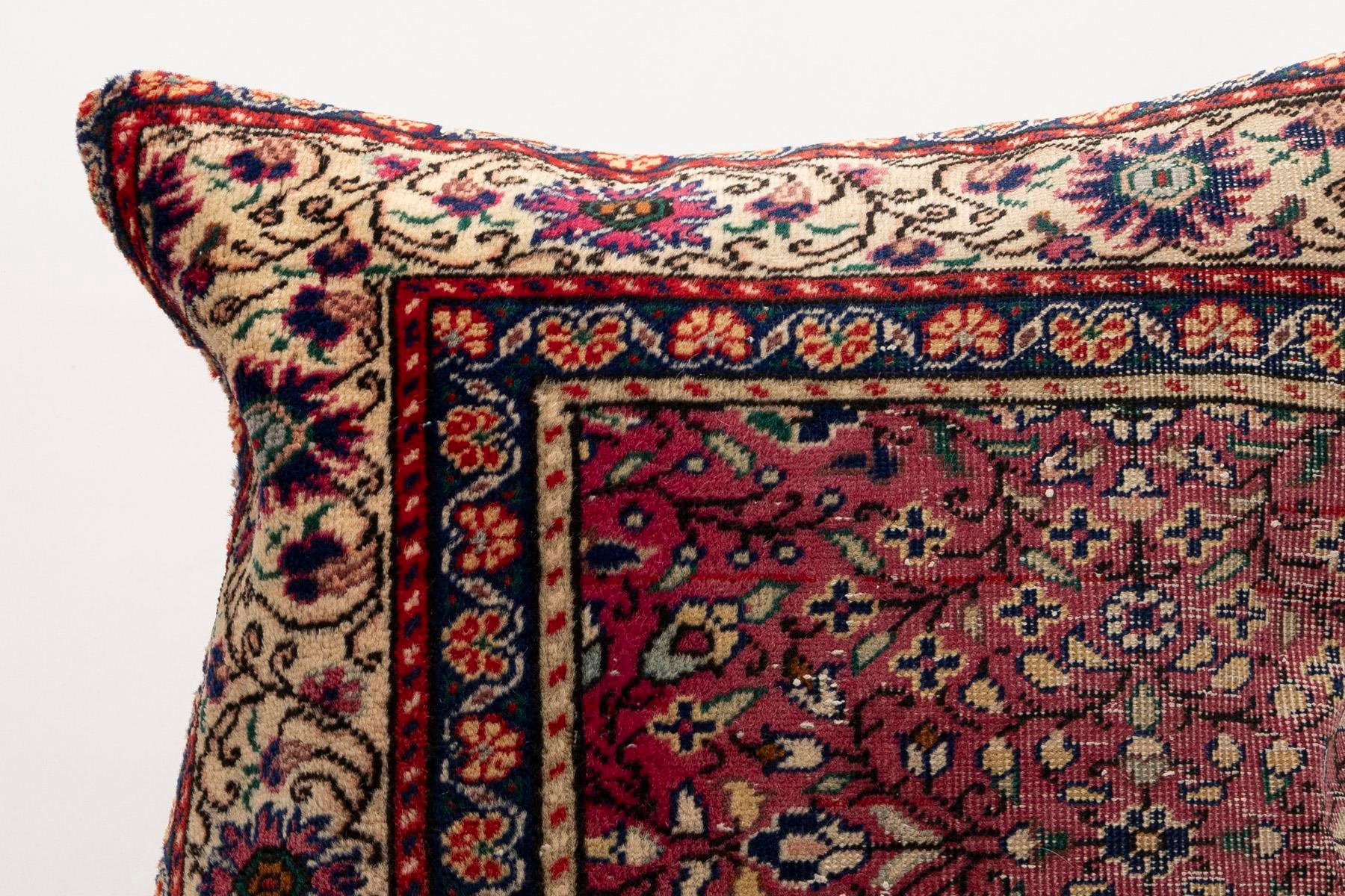 20x20 inches (50x50 cm) Kilim Pillow | KILIM WHOLESALE - Vintage Handmade Pillows - Vintage Handmade Kilim Rugs - It is 100% wool. Artistic and historical rugs. Old handwoven rugs. - Online hand woven rugs and kilim cushions sales. Shipping to a