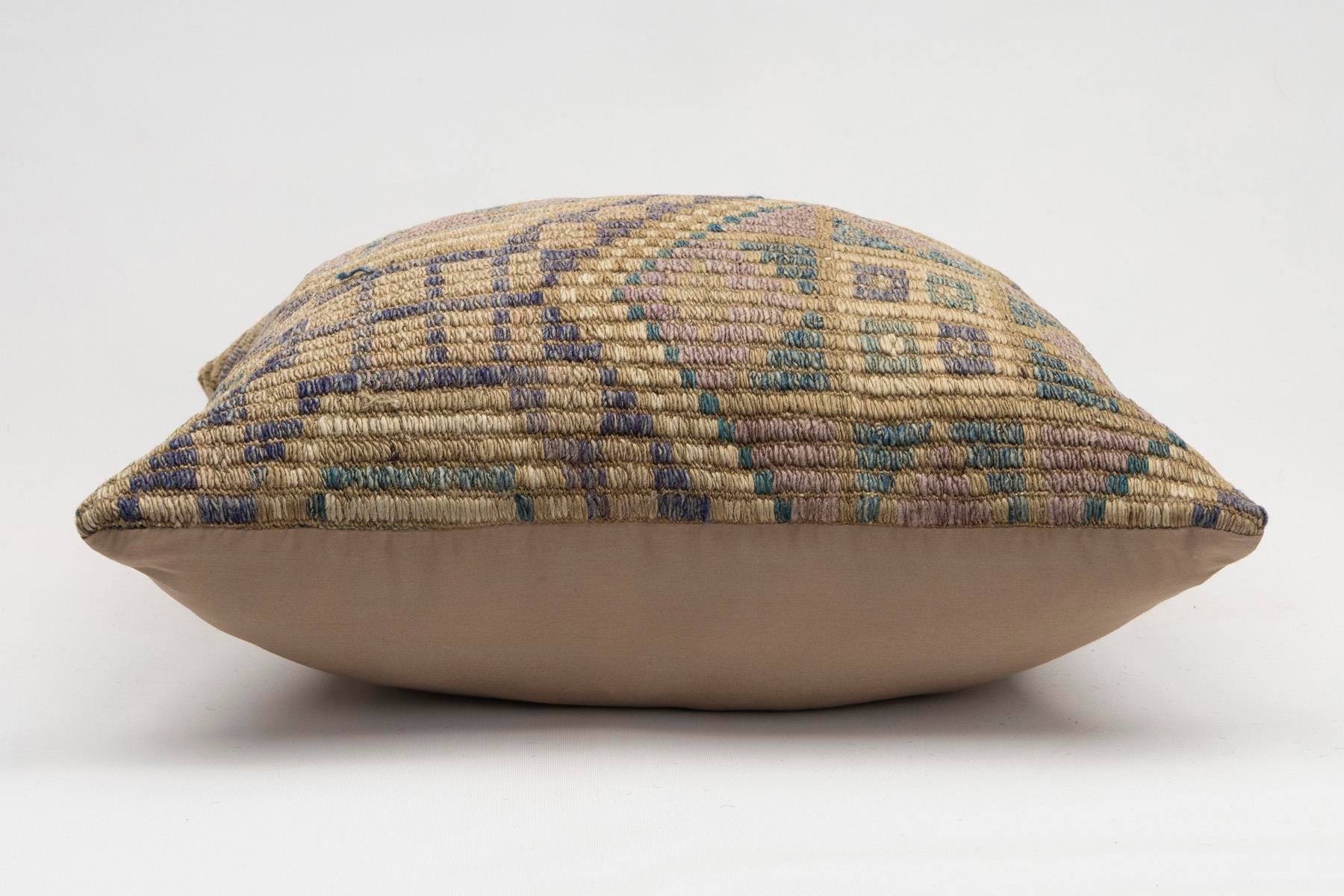 20x20 inches (50x50 cm) Kilim Pillow | KILIM WHOLESALE - Vintage Handmade Pillows - Vintage Handmade Kilim Rugs - It is 100% wool. Artistic and historical rugs. Old handwoven rugs. - Online hand woven rugs and kilim cushions sales. Shipping to a