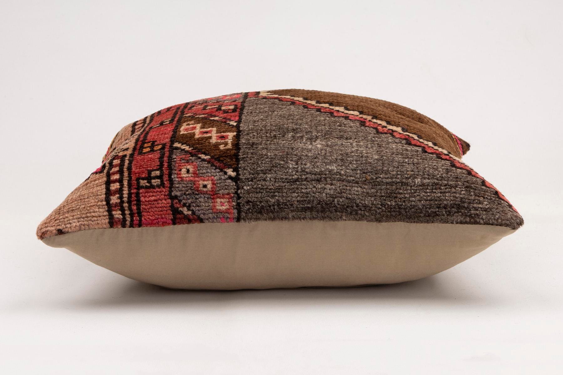20x20 inches (50x50 cm) Kilim Pillow | KILIM WHOLESALE - Vintage Handmade Pillows - Vintage Handmade Kilim Rugs - It is 100% wool. Artistic and historical rugs. Old handwoven rugs. - Online hand woven rugs and kilim cushions sales. Shipping to a
