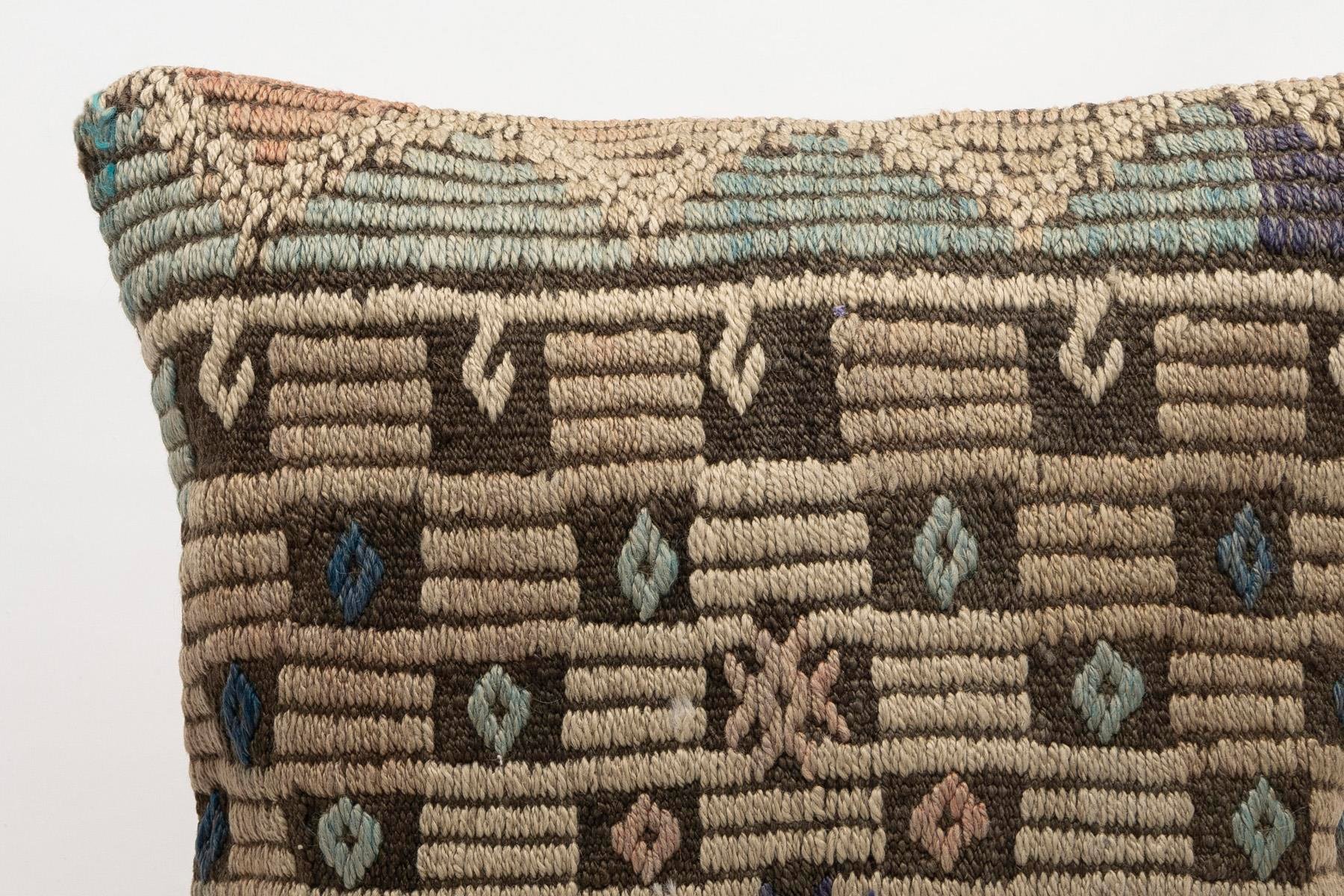 20x20 inches (50x50 cm) Kilim Pillow | KILIM WHOLESALE - Vintage Handmade Pillows - Vintage Handmade Kilim Rugs - It is 100% wool. Artistic and historical rugs. Old handwoven rugs. - Online hand woven rugs and kilim cushions sales. Shipping to a