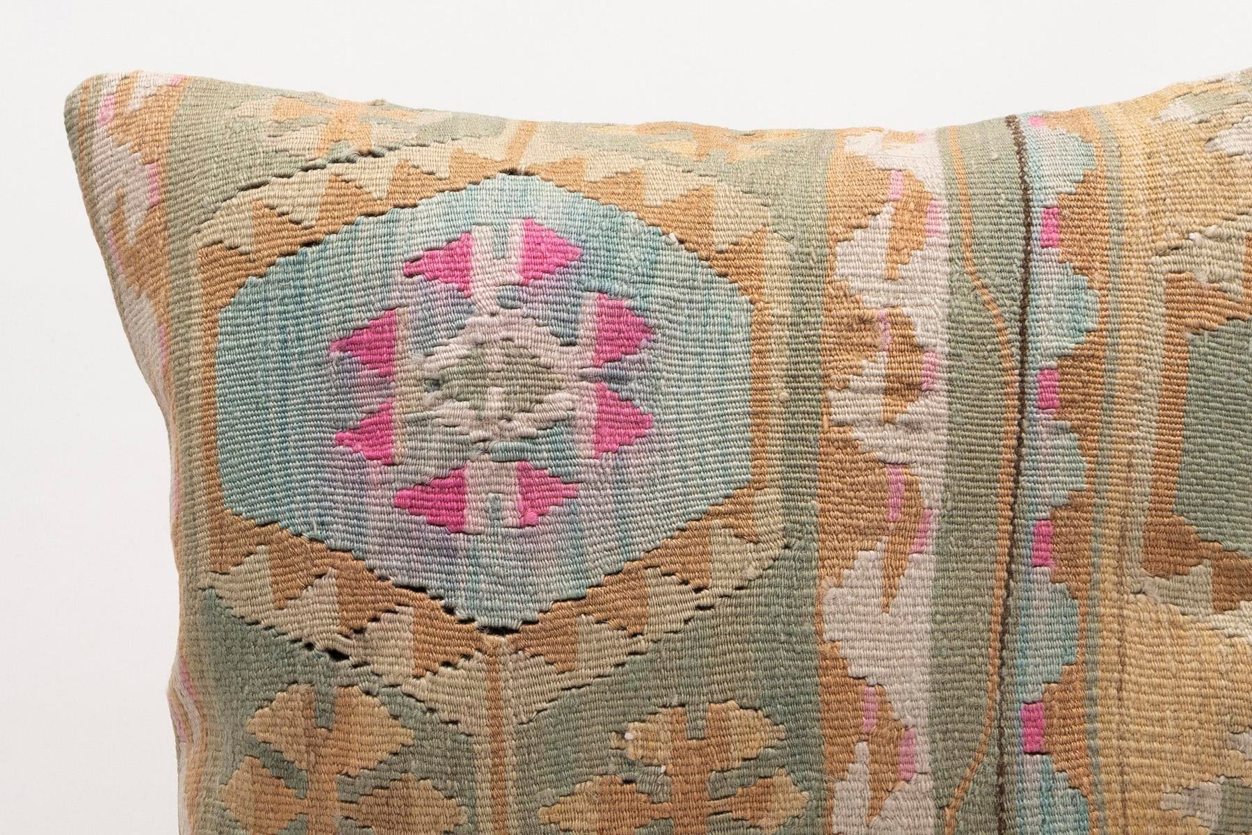 20x20 inches (50x50 cm) Kilim Pillow | KILIM WHOLESALE - Vintage Handmade Pillows - Vintage Handmade Kilim Rugs - It is 100% wool. Artistic and historical rugs. Old handwoven rugs. - Online hand woven rugs and kilim cushions sales. Shipping to a