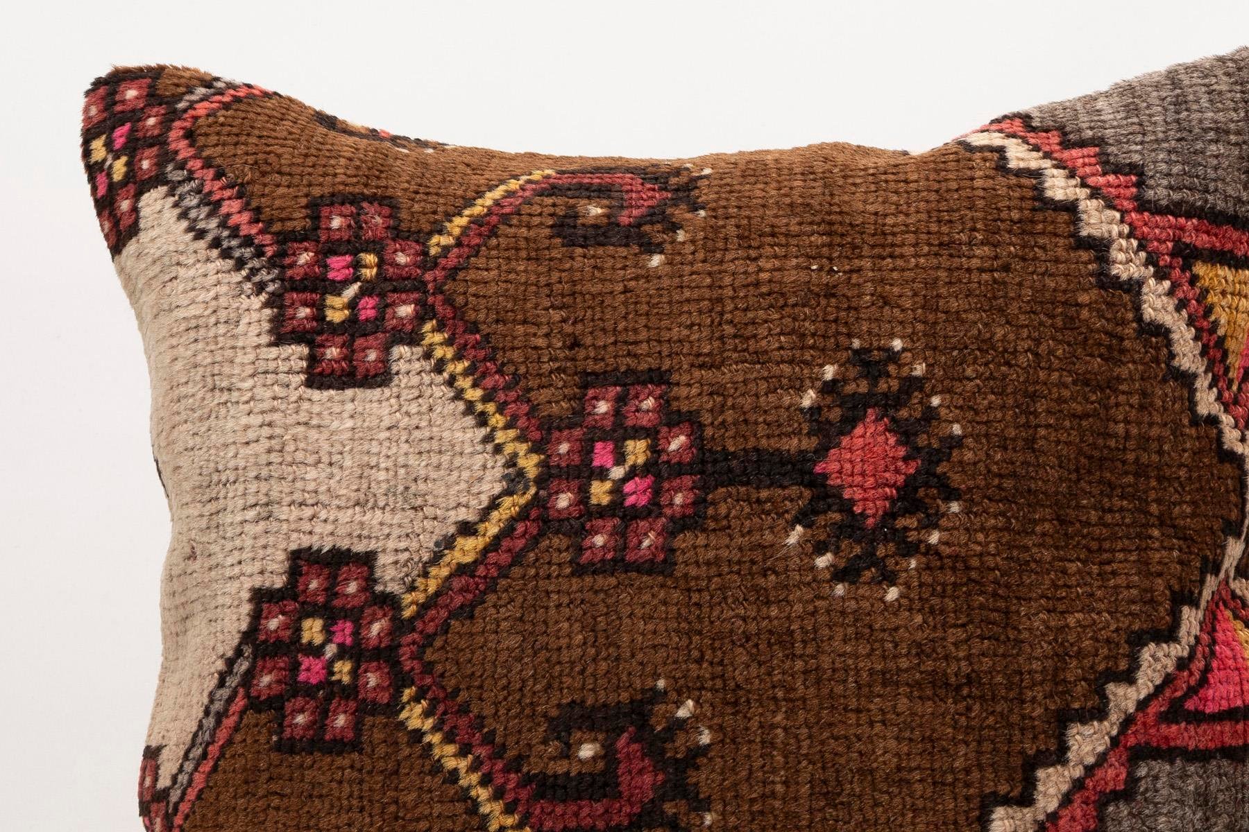 20x20 inches (50x50 cm) Kilim Pillow | KILIM WHOLESALE - Vintage Handmade Pillows - Vintage Handmade Kilim Rugs - It is 100% wool. Artistic and historical rugs. Old handwoven rugs. - Online hand woven rugs and kilim cushions sales. Shipping to a