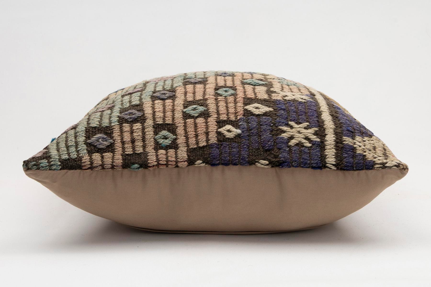 20x20 inches (50x50 cm) Kilim Pillow | KILIM WHOLESALE - Vintage Handmade Pillows - Vintage Handmade Kilim Rugs - It is 100% wool. Artistic and historical rugs. Old handwoven rugs. - Online hand woven rugs and kilim cushions sales. Shipping to a