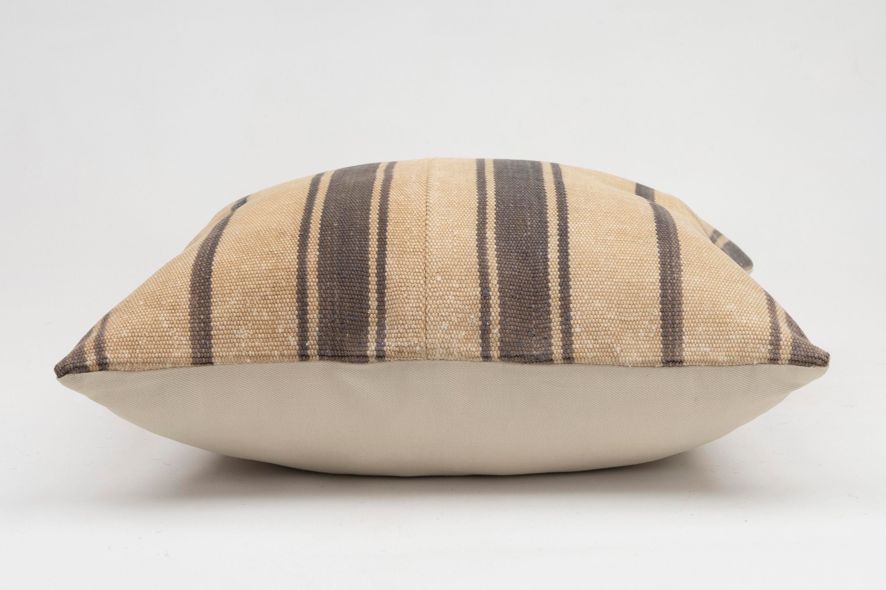 20x20 inches (50x50 cm) Kilim Pillow | KILIM WHOLESALE - Vintage Handmade Pillows - Vintage Handmade Kilim Rugs - It is 100% wool. Artistic and historical rugs. Old handwoven rugs. - Online hand woven rugs and kilim cushions sales. Shipping to a