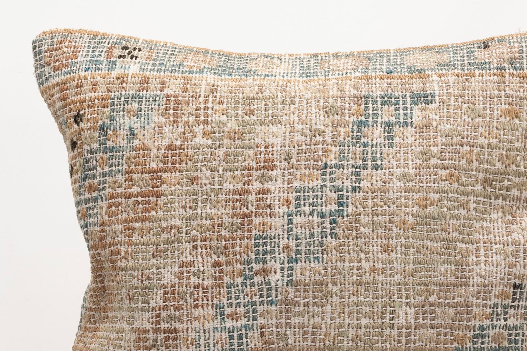 20x20 inches (50x50 cm) Kilim Pillow | KILIM WHOLESALE - Vintage Handmade Pillows - Vintage Handmade Kilim Rugs - It is 100% wool. Artistic and historical rugs. Old handwoven rugs. - Online hand woven rugs and kilim cushions sales. Shipping to a