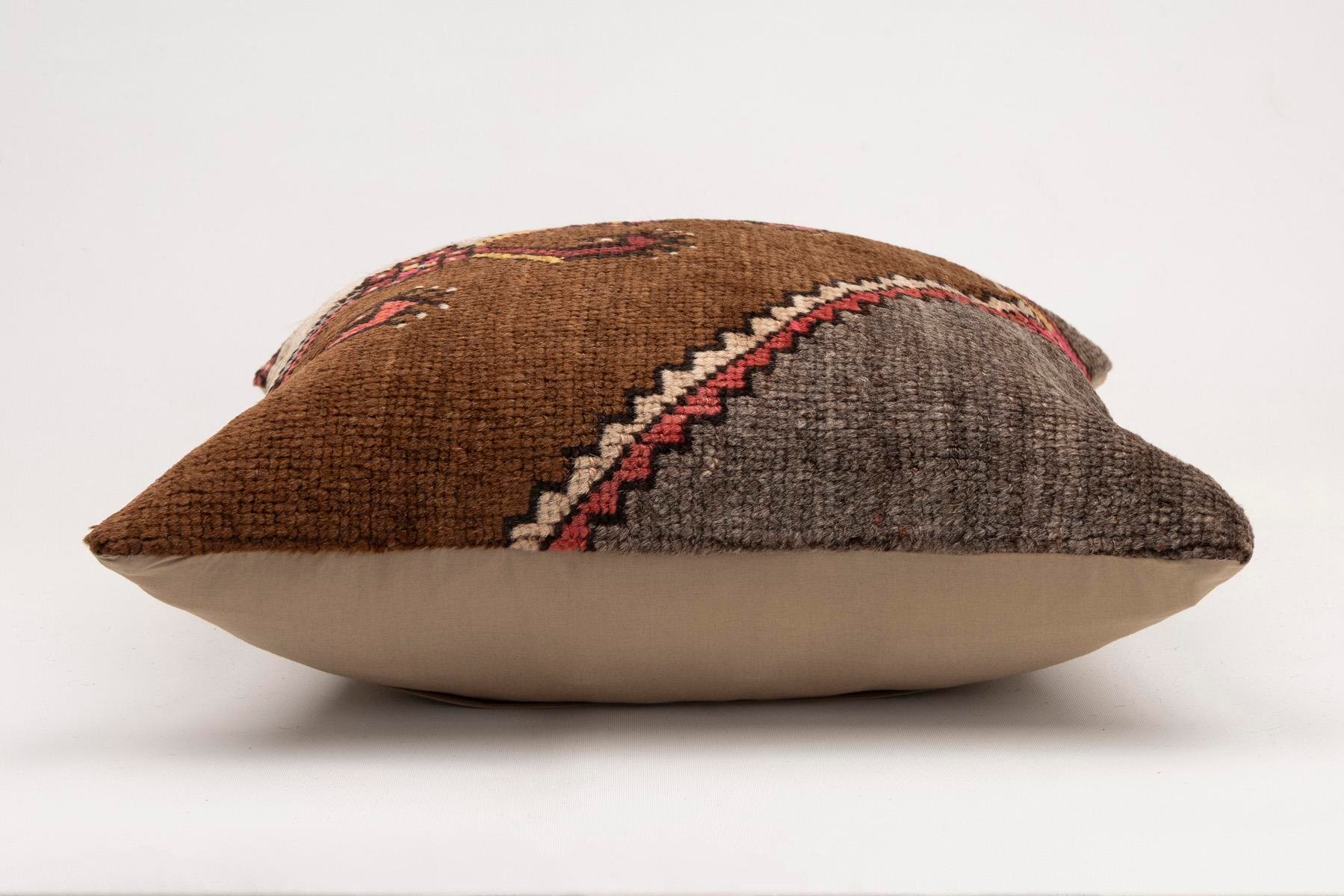 20x20 inches (50x50 cm) Kilim Pillow | KILIM WHOLESALE - Vintage Handmade Pillows - Vintage Handmade Kilim Rugs - It is 100% wool. Artistic and historical rugs. Old handwoven rugs. - Online hand woven rugs and kilim cushions sales. Shipping to a