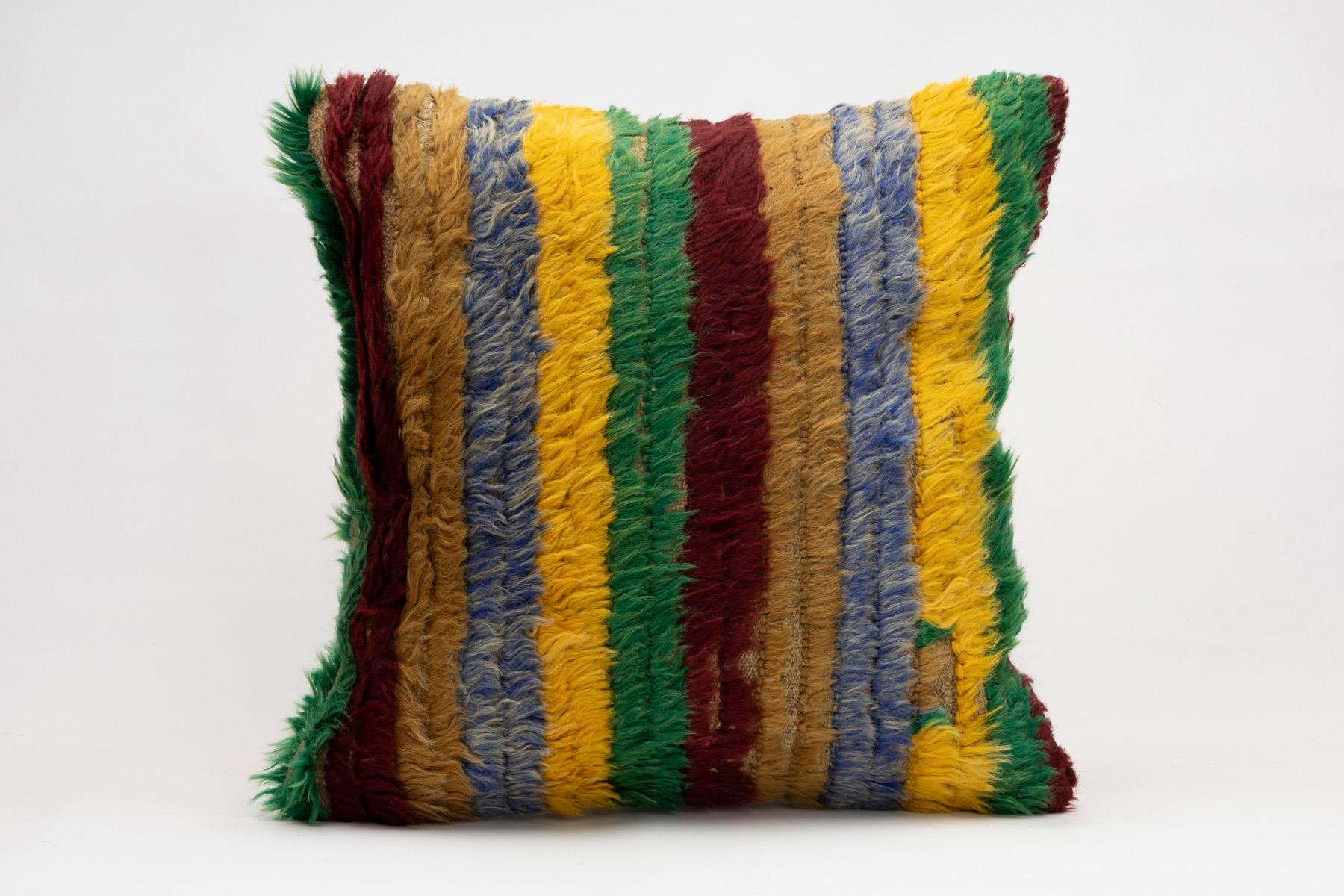 20x20 inches (50x50 cm) Kilim Pillow | KILIM WHOLESALE - Vintage Handmade Pillows - Vintage Handmade Kilim Rugs - It is 100% wool. Artistic and historical rugs. Old handwoven rugs. - Online hand woven rugs and kilim cushions sales. Shipping to a