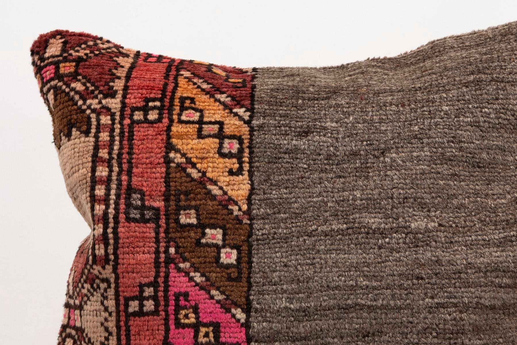 20x20 inches (50x50 cm) Kilim Pillow | KILIM WHOLESALE - Vintage Handmade Pillows - Vintage Handmade Kilim Rugs - It is 100% wool. Artistic and historical rugs. Old handwoven rugs. - Online hand woven rugs and kilim cushions sales. Shipping to a