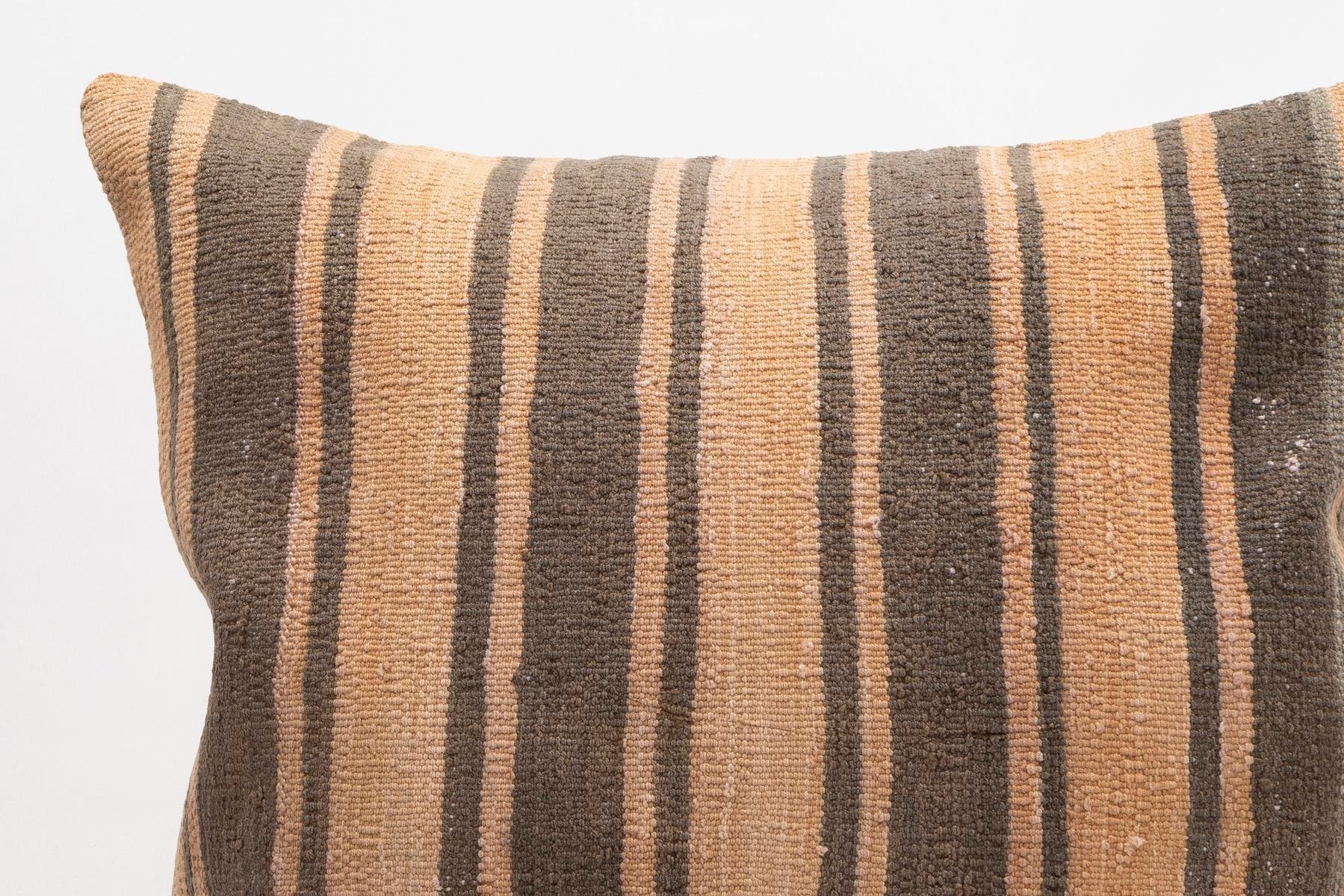 20''20'' (50x50 cm) Kilim Pillows - Vintage Handmade Kilim Pillows - Vintage Handmade Kilim Rugs - It is 100% wool. Artistic and historical rugs. Old handwoven rugs.