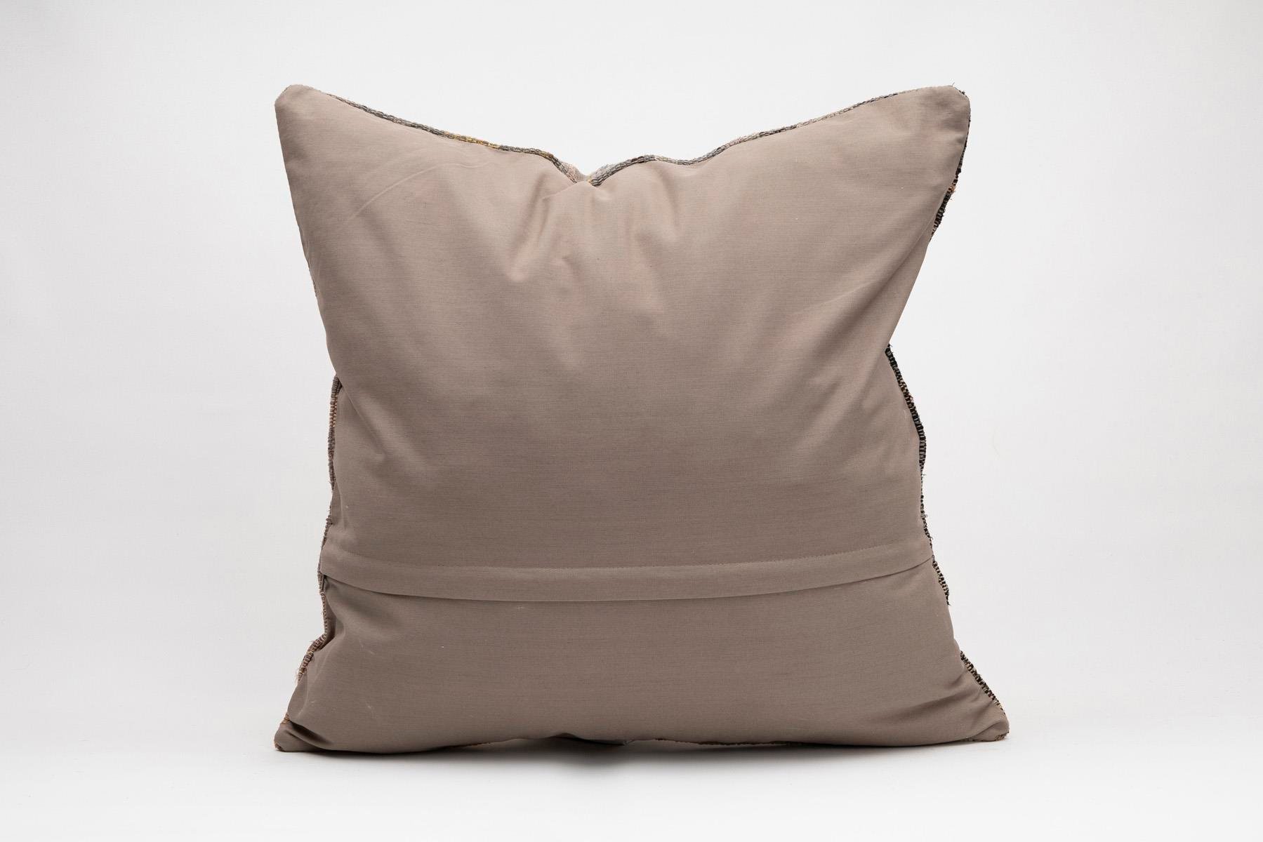 16x24 inches (40x60 cm) Kilim Pillow | KILIM WHOLESALE - Vintage Handmade Pillows - Vintage Handmade Kilim Rugs - It is 100% wool. Artistic and historical rugs. Old handwoven rugs. - Online hand woven rugs and kilim cushions sales. Shipping to a