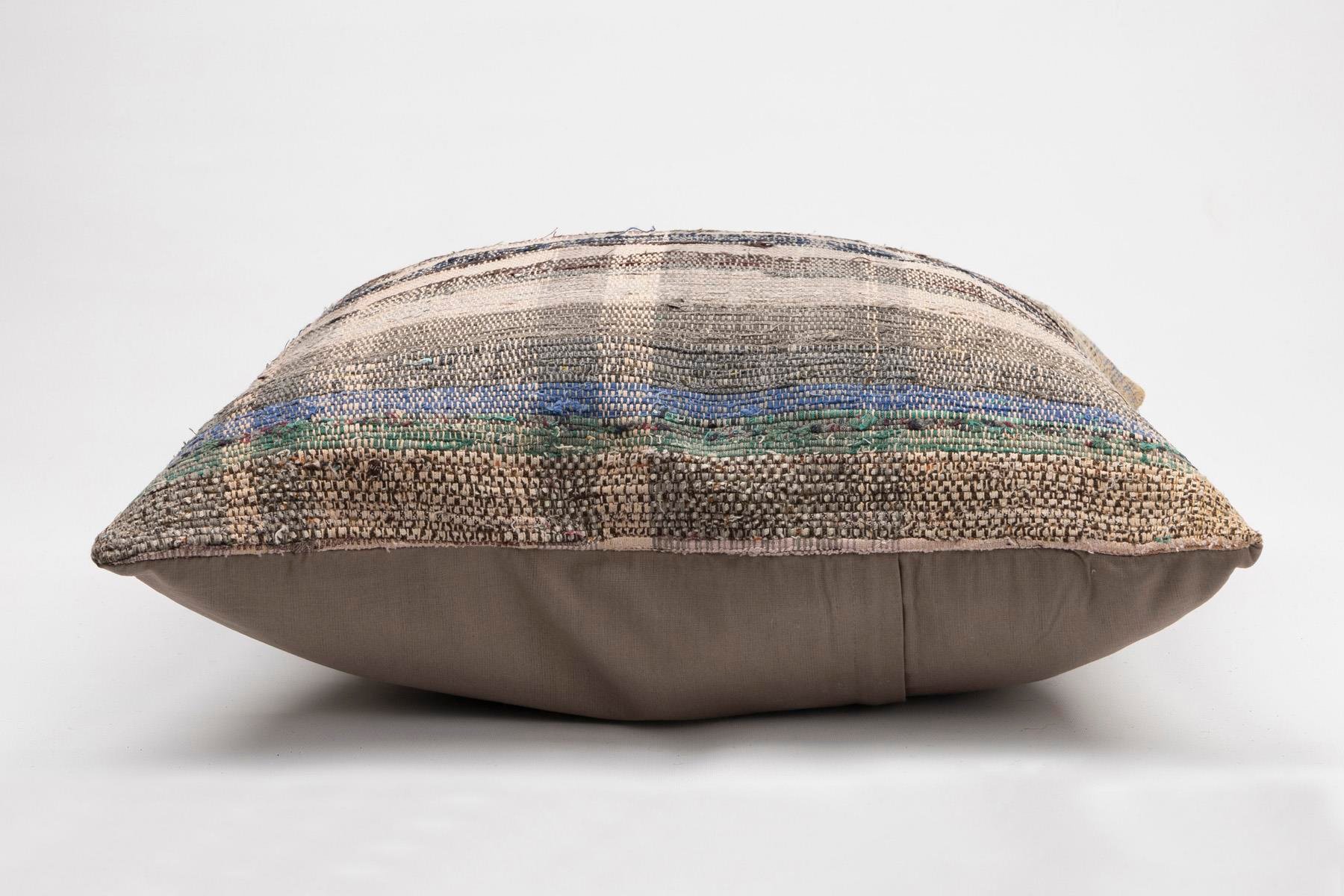 16x24 inches (40x60 cm) Kilim Pillow | KILIM WHOLESALE - Vintage Handmade Pillows - Vintage Handmade Kilim Rugs - It is 100% wool. Artistic and historical rugs. Old handwoven rugs. - Online hand woven rugs and kilim cushions sales. Shipping to a