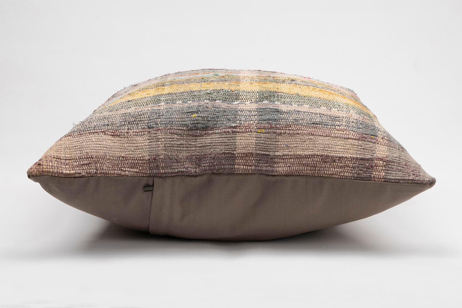 16x24 inches (40x60 cm) Kilim Pillow | KILIM WHOLESALE - Vintage Handmade Pillows - Vintage Handmade Kilim Rugs - It is 100% wool. Artistic and historical rugs. Old handwoven rugs. - Online hand woven rugs and kilim cushions sales. Shipping to a