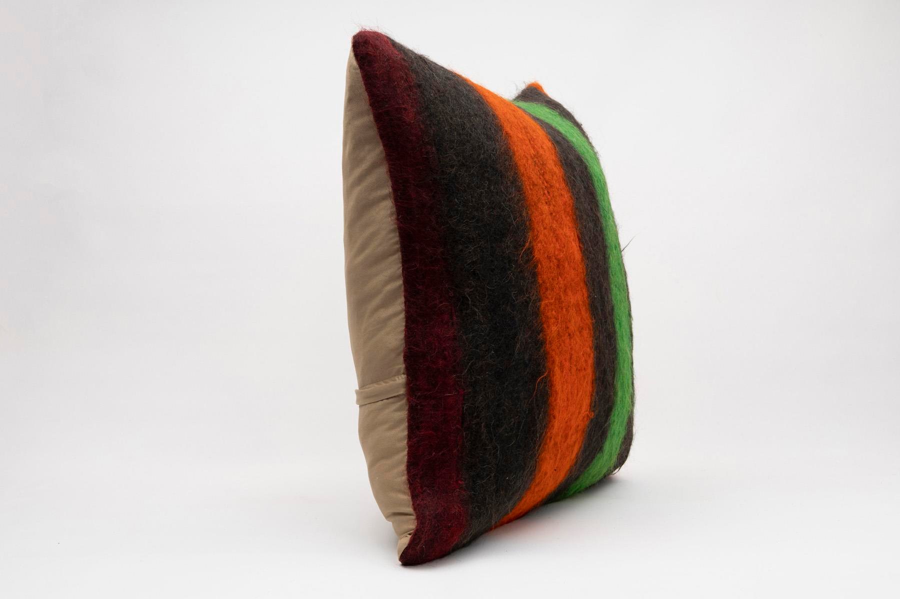 16x24 inches (40x60 cm) Kilim Pillow | KILIM WHOLESALE - Vintage Handmade Pillows - Vintage Handmade Kilim Rugs - It is 100% wool. Artistic and historical rugs. Old handwoven rugs. - Online hand woven rugs and kilim cushions sales. Shipping to a