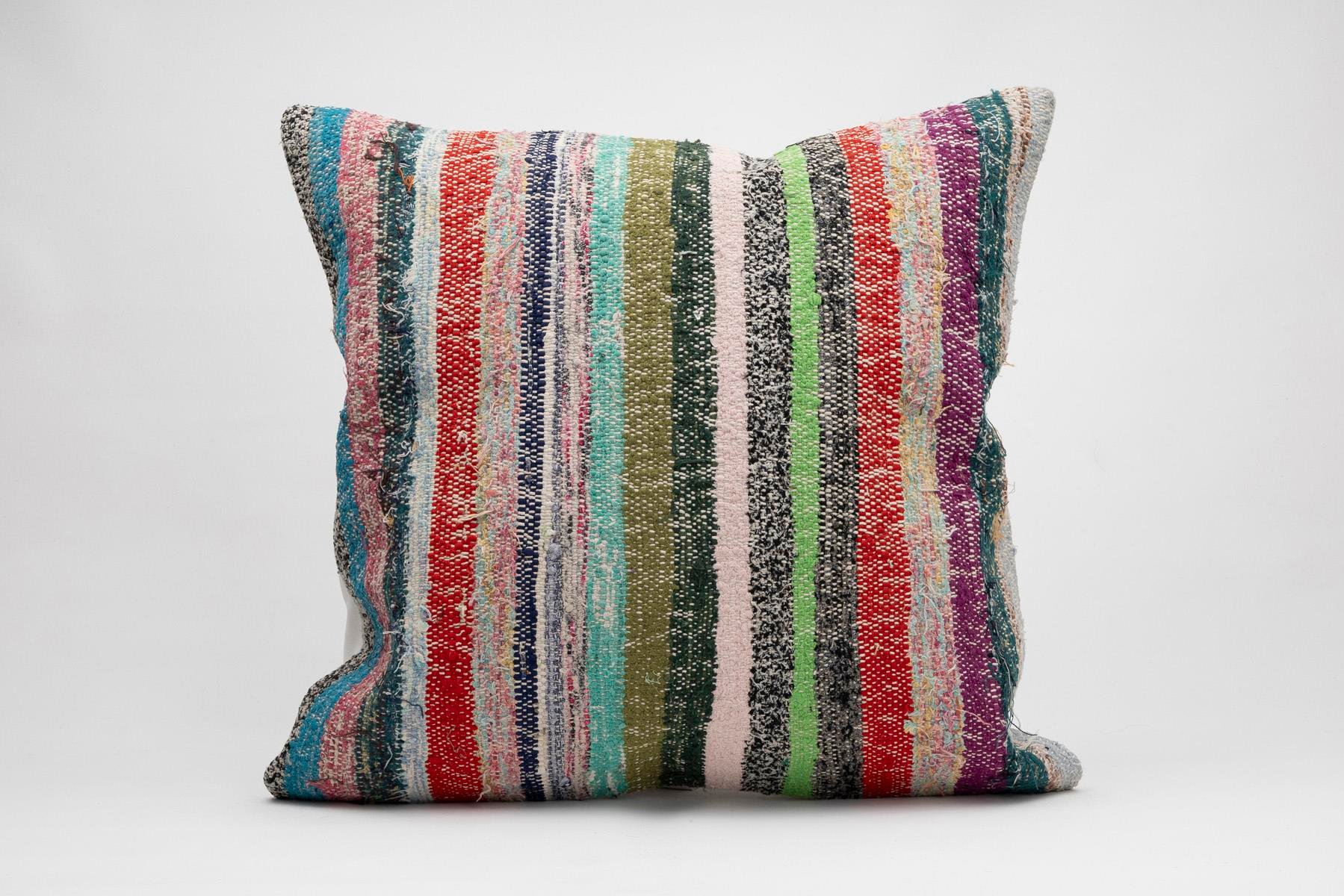 16x24 inches (40x60 cm) Kilim Pillow | KILIM WHOLESALE - Vintage Handmade Pillows - Vintage Handmade Kilim Rugs - It is 100% wool. Artistic and historical rugs. Old handwoven rugs. - Online hand woven rugs and kilim cushions sales. Shipping to a