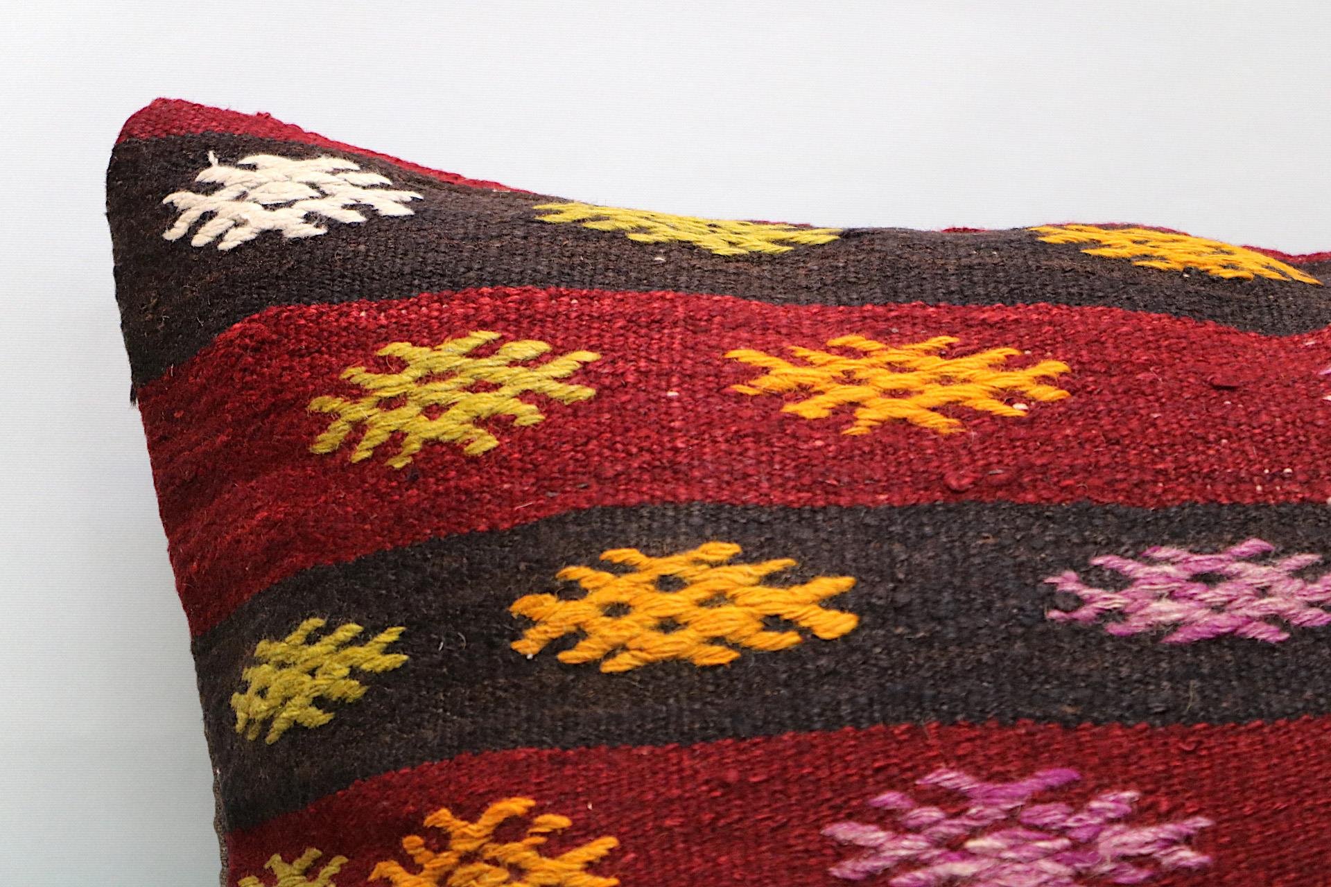 16x24 inches (40x60 cm) Kilim Pillow | KILIM WHOLESALE - Vintage Handmade Pillows - Vintage Handmade Kilim Rugs - It is 100% wool. Artistic and historical rugs. Old handwoven rugs. - Online hand woven rugs and kilim cushions sales. Shipping to a