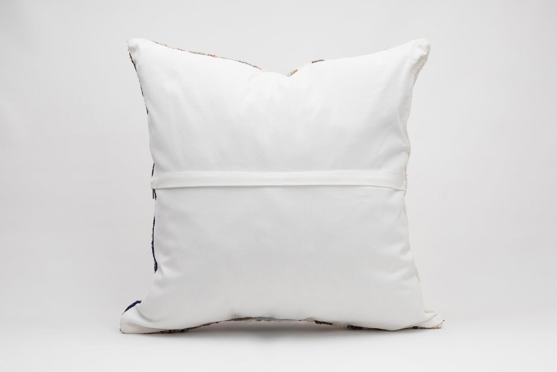 16x24 inches (40x60 cm) Kilim Pillow | KILIM WHOLESALE - Vintage Handmade Pillows - Vintage Handmade Kilim Rugs - It is 100% wool. Artistic and historical rugs. Old handwoven rugs. - Online hand woven rugs and kilim cushions sales. Shipping to a