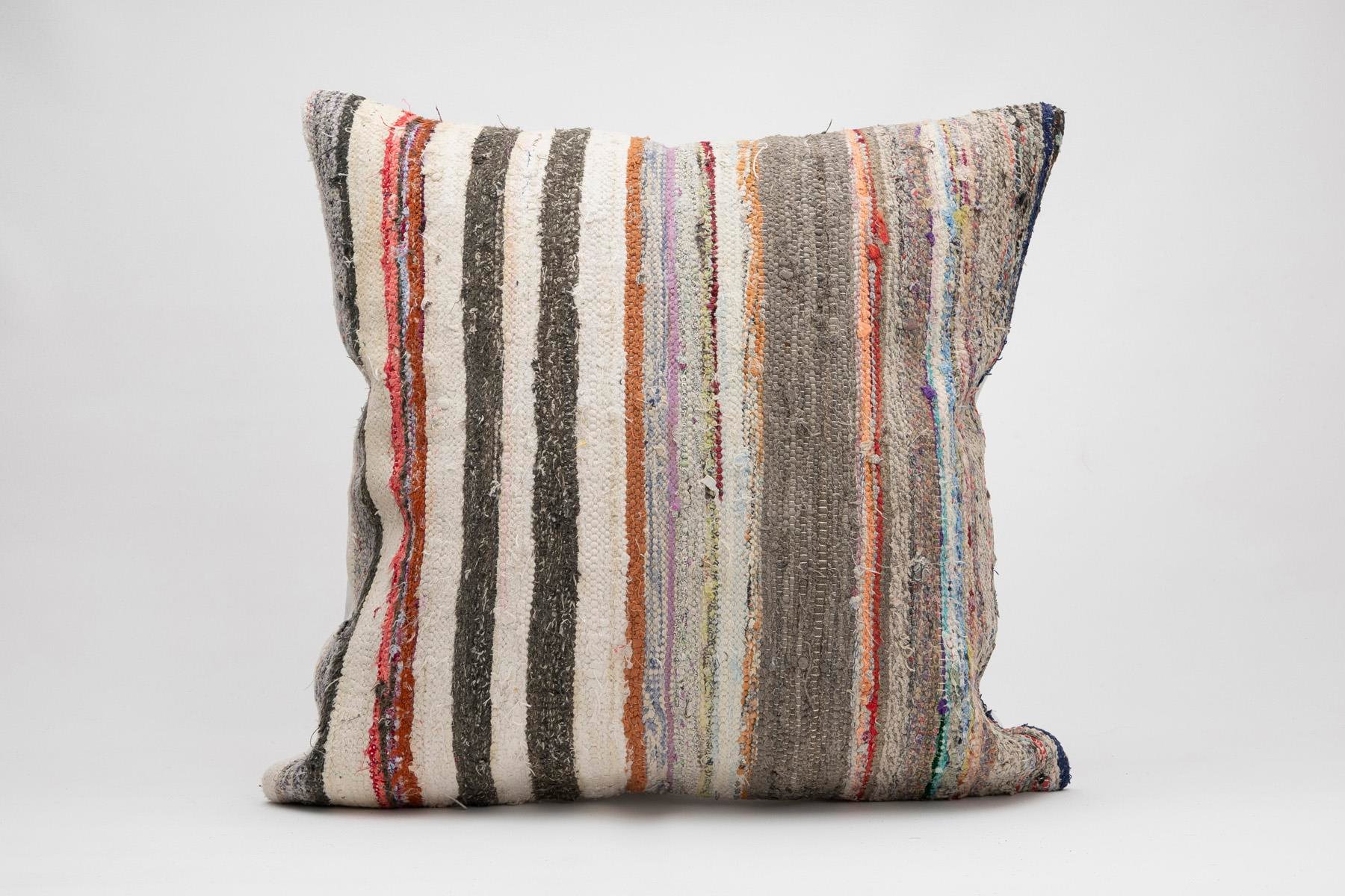 16x24 inches (40x60 cm) Kilim Pillow | KILIM WHOLESALE - Vintage Handmade Pillows - Vintage Handmade Kilim Rugs - It is 100% wool. Artistic and historical rugs. Old handwoven rugs. - Online hand woven rugs and kilim cushions sales. Shipping to a