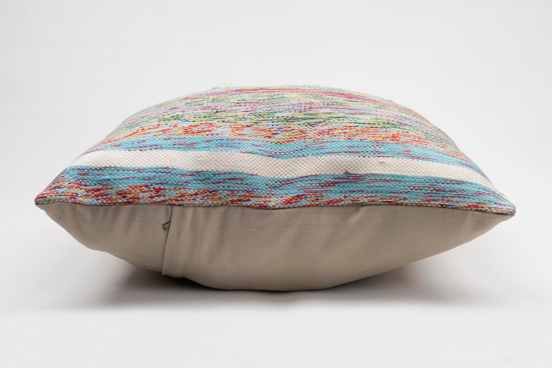 16x24 inches (40x60 cm) Kilim Pillow | KILIM WHOLESALE - Vintage Handmade Pillows - Vintage Handmade Kilim Rugs - It is 100% wool. Artistic and historical rugs. Old handwoven rugs. - Online hand woven rugs and kilim cushions sales. Shipping to a