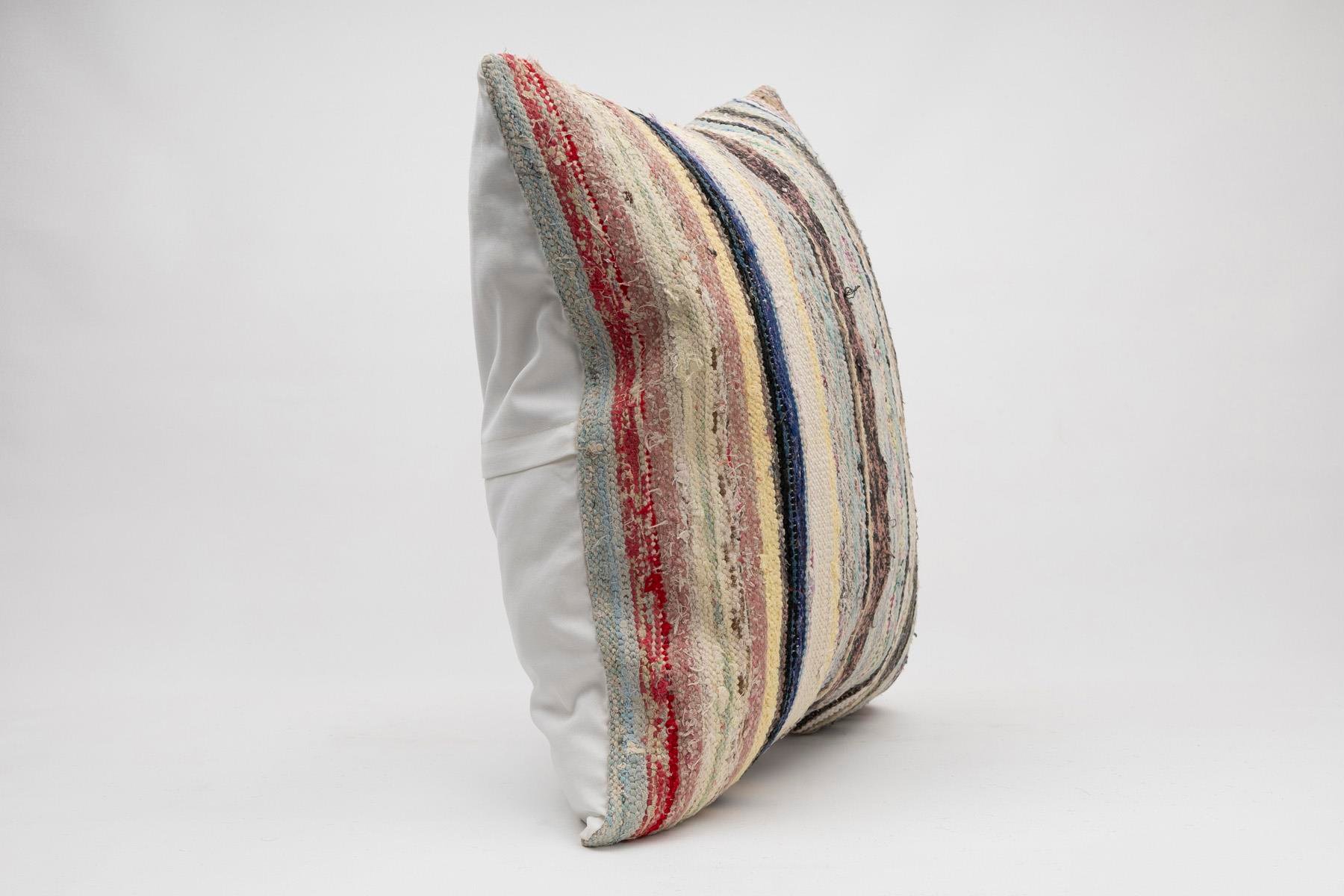 16x24 inches (40x60 cm) Kilim Pillow | KILIM WHOLESALE - Vintage Handmade Pillows - Vintage Handmade Kilim Rugs - It is 100% wool. Artistic and historical rugs. Old handwoven rugs. - Online hand woven rugs and kilim cushions sales. Shipping to a