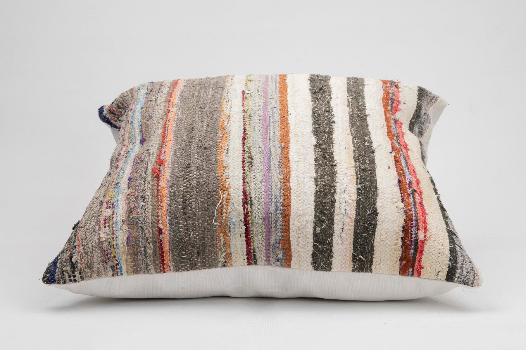 16x24 inches (40x60 cm) Kilim Pillow | KILIM WHOLESALE - Vintage Handmade Pillows - Vintage Handmade Kilim Rugs - It is 100% wool. Artistic and historical rugs. Old handwoven rugs. - Online hand woven rugs and kilim cushions sales. Shipping to a