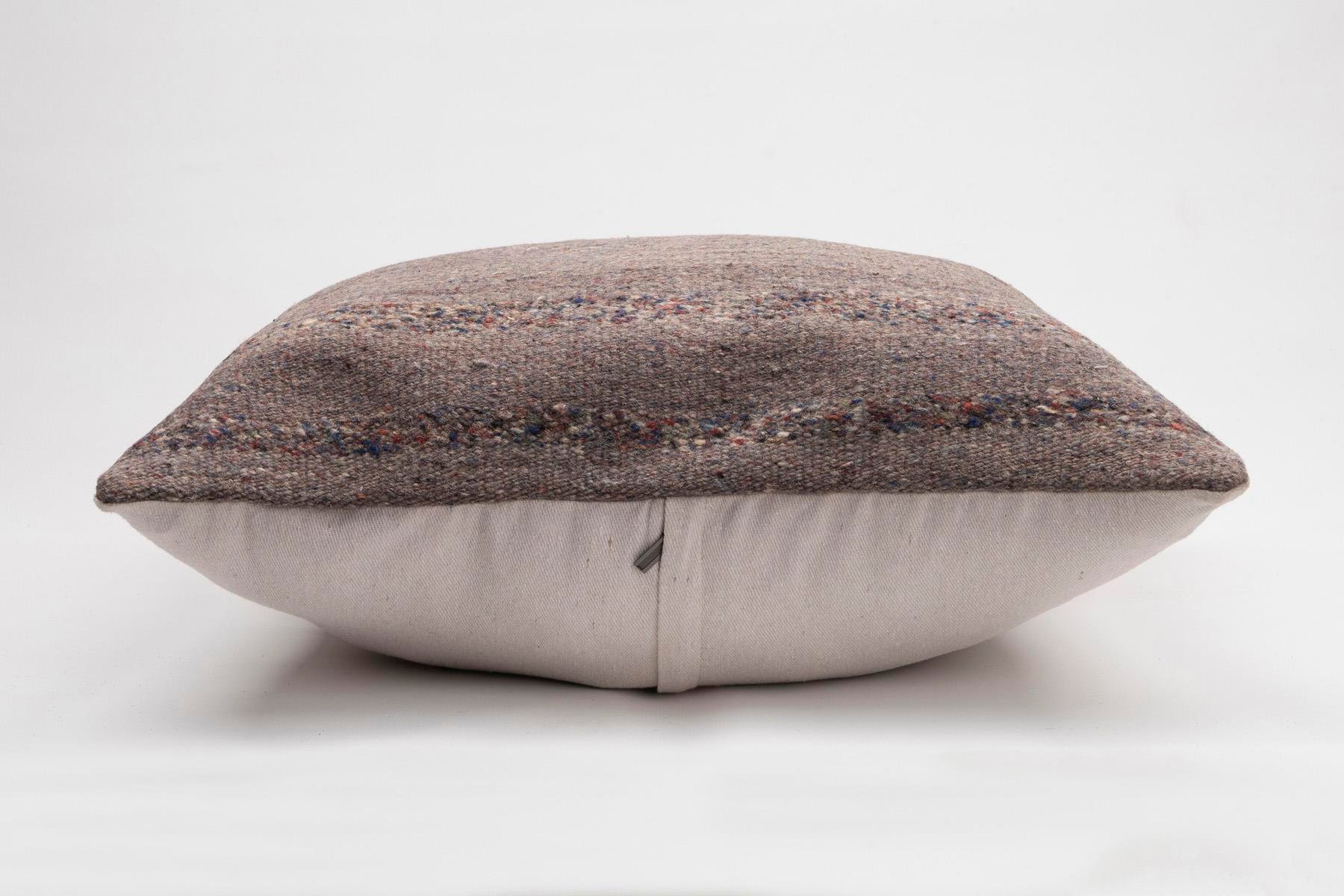 16x24 inches (40x60 cm) Kilim Pillow | KILIM WHOLESALE - Vintage Handmade Pillows - Vintage Handmade Kilim Rugs - It is 100% wool. Artistic and historical rugs. Old handwoven rugs. - Online hand woven rugs and kilim cushions sales. Shipping to a