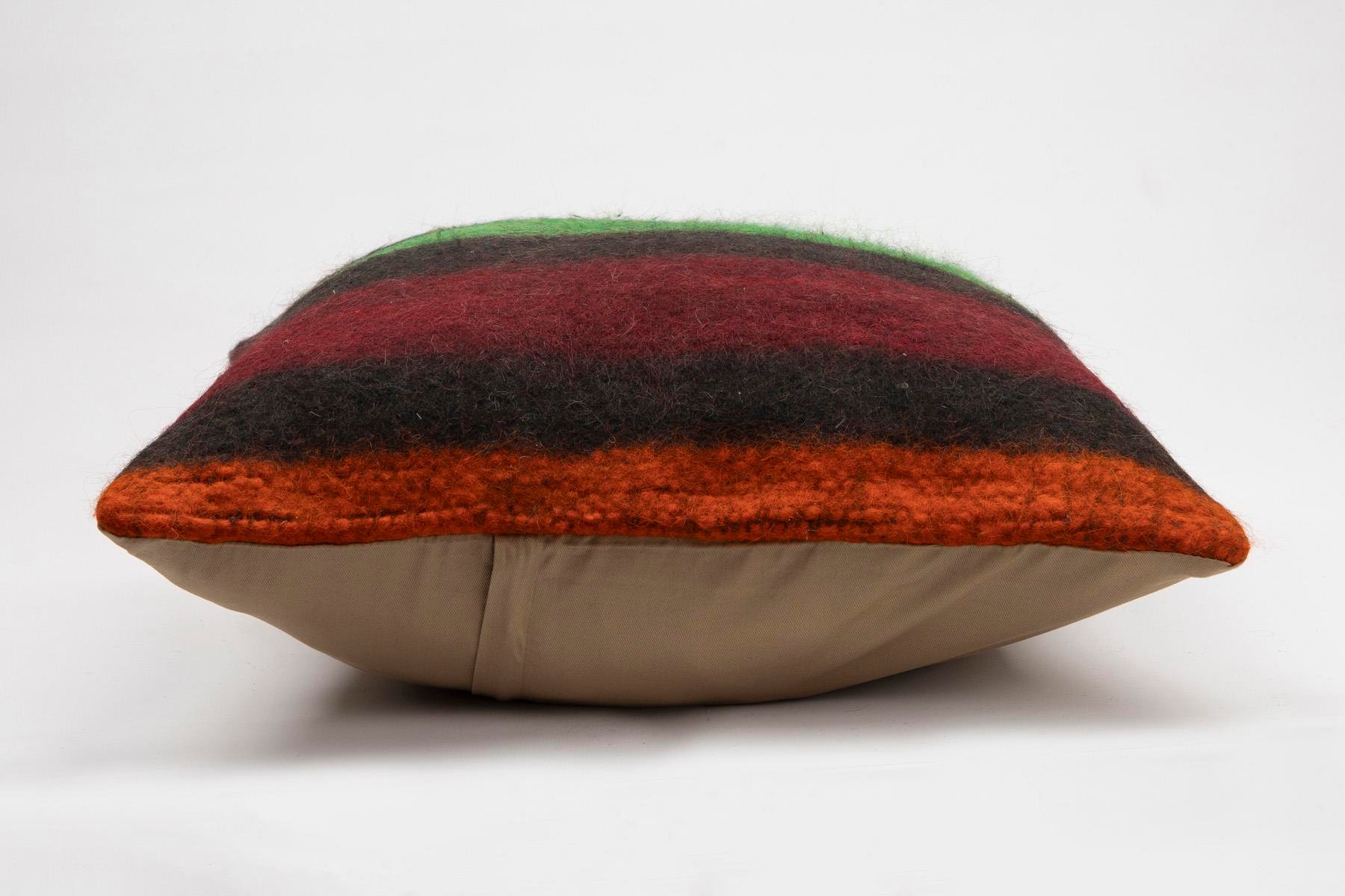 16x24 inches (40x60 cm) Kilim Pillow | KILIM WHOLESALE - Vintage Handmade Pillows - Vintage Handmade Kilim Rugs - It is 100% wool. Artistic and historical rugs. Old handwoven rugs. - Online hand woven rugs and kilim cushions sales. Shipping to a