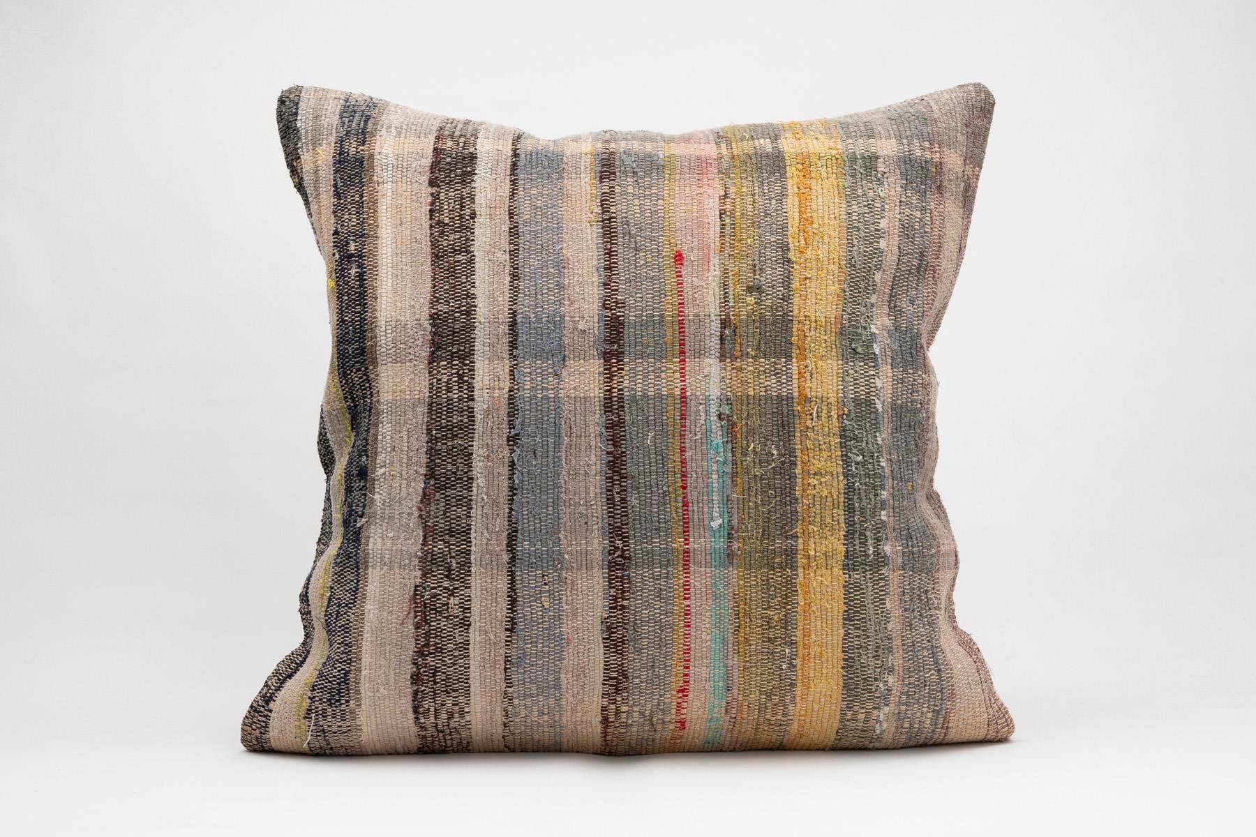16x24 inches (40x60 cm) Kilim Pillow | KILIM WHOLESALE - Vintage Handmade Pillows - Vintage Handmade Kilim Rugs - It is 100% wool. Artistic and historical rugs. Old handwoven rugs. - Online hand woven rugs and kilim cushions sales. Shipping to a