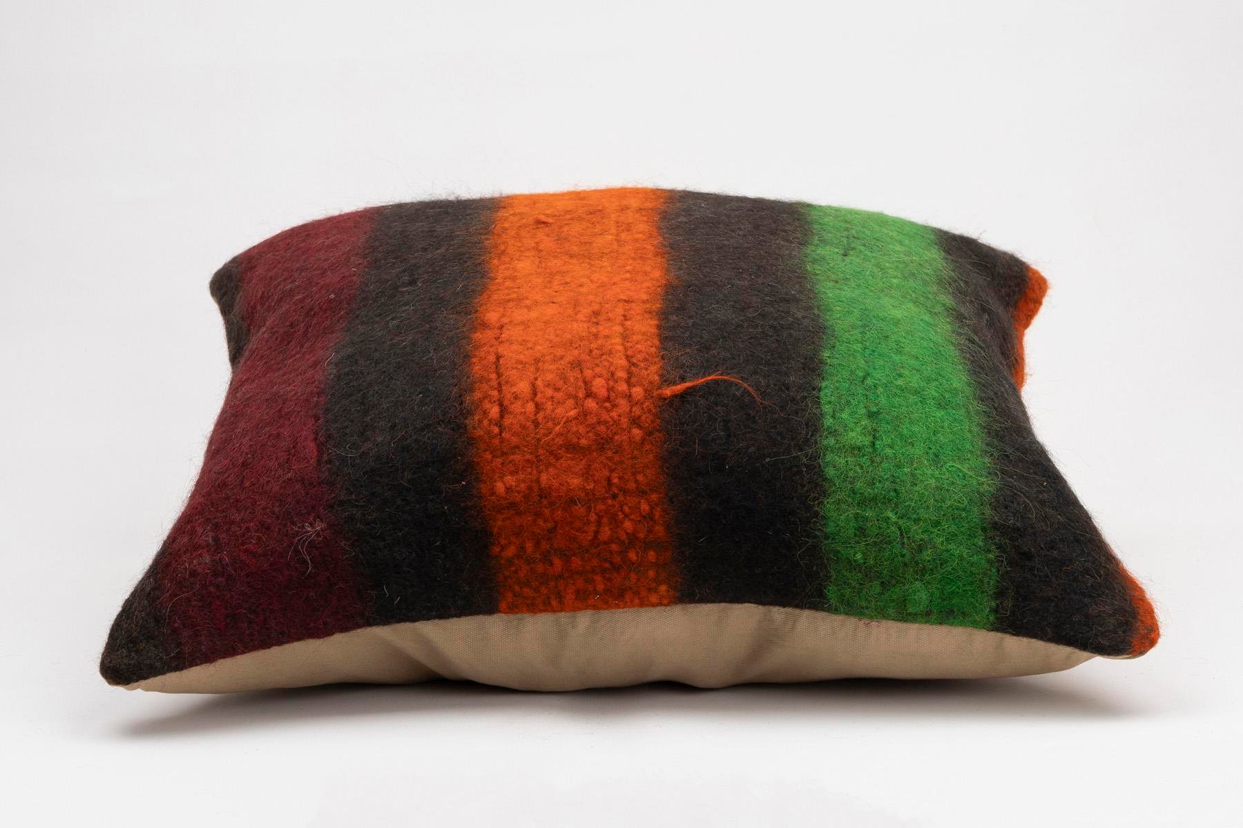 16x24 inches (40x60 cm) Kilim Pillow | KILIM WHOLESALE - Vintage Handmade Pillows - Vintage Handmade Kilim Rugs - It is 100% wool. Artistic and historical rugs. Old handwoven rugs. - Online hand woven rugs and kilim cushions sales. Shipping to a