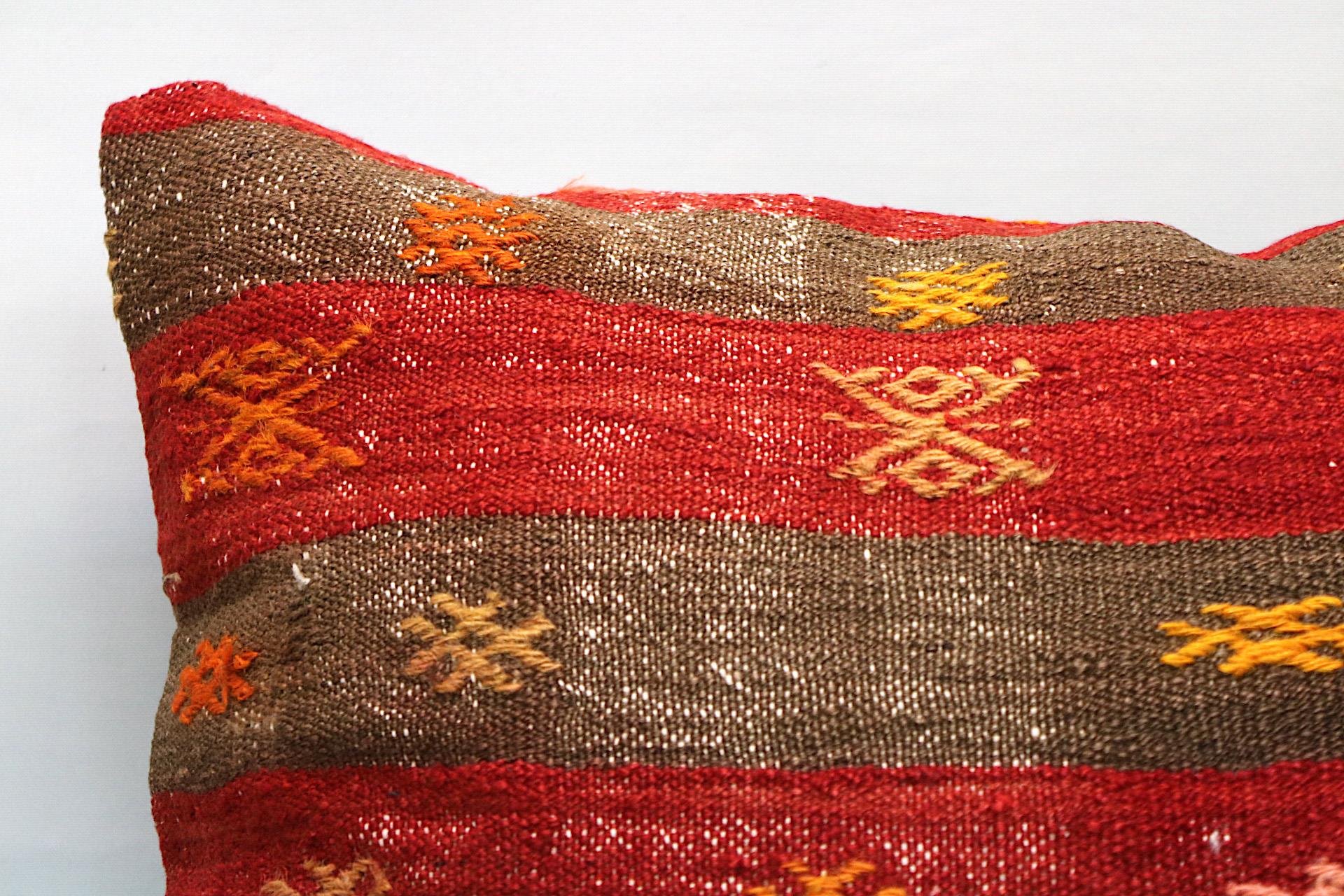 16x24 inches (40x60 cm) Kilim Pillow | KILIM WHOLESALE - Vintage Handmade Pillows - Vintage Handmade Kilim Rugs - It is 100% wool. Artistic and historical rugs. Old handwoven rugs. - Online hand woven rugs and kilim cushions sales. Shipping to a