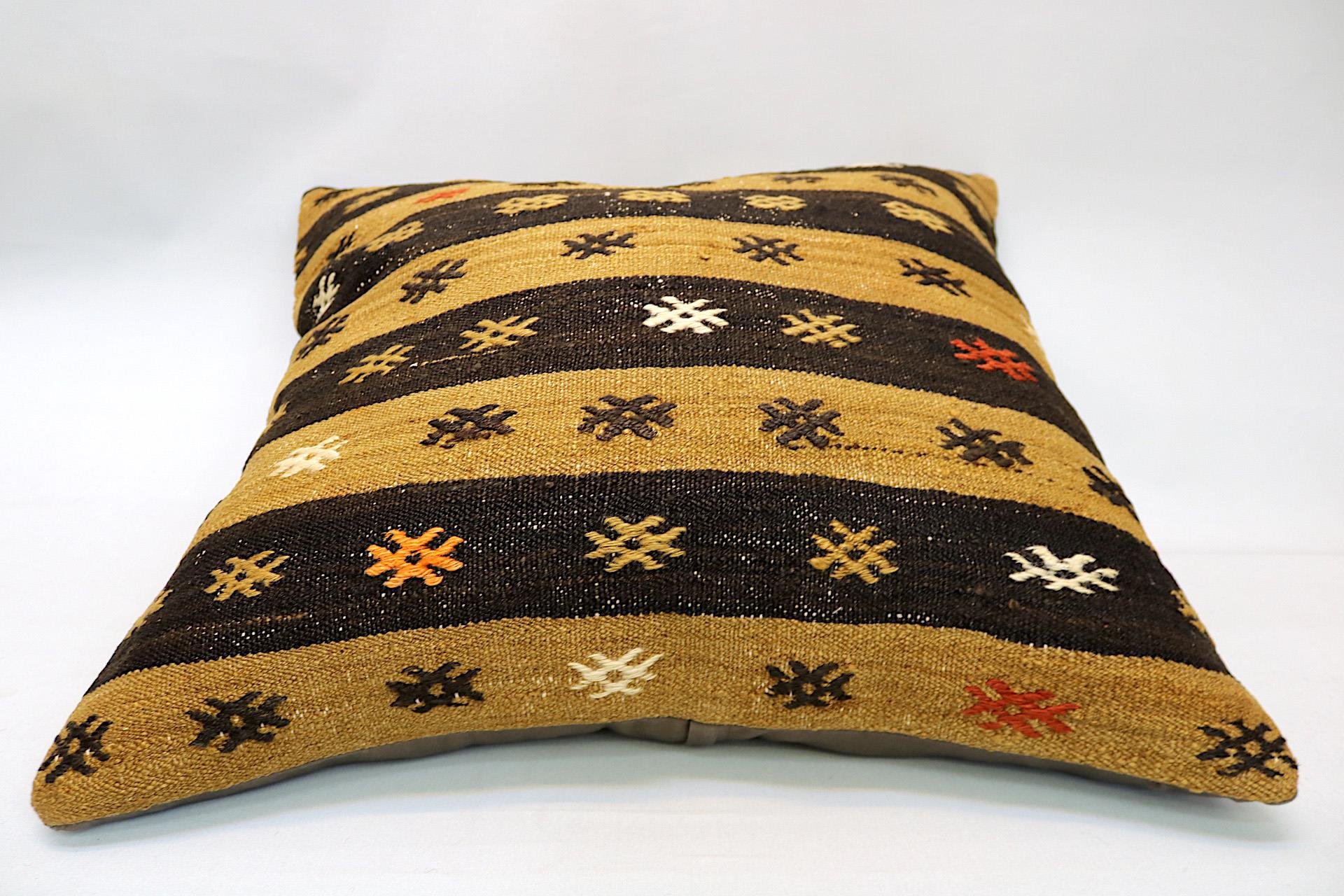 16x24 inches (40x60 cm) Kilim Pillow | KILIM WHOLESALE - Vintage Handmade Pillows - Vintage Handmade Kilim Rugs - It is 100% wool. Artistic and historical rugs. Old handwoven rugs. - Online hand woven rugs and kilim cushions sales. Shipping to a