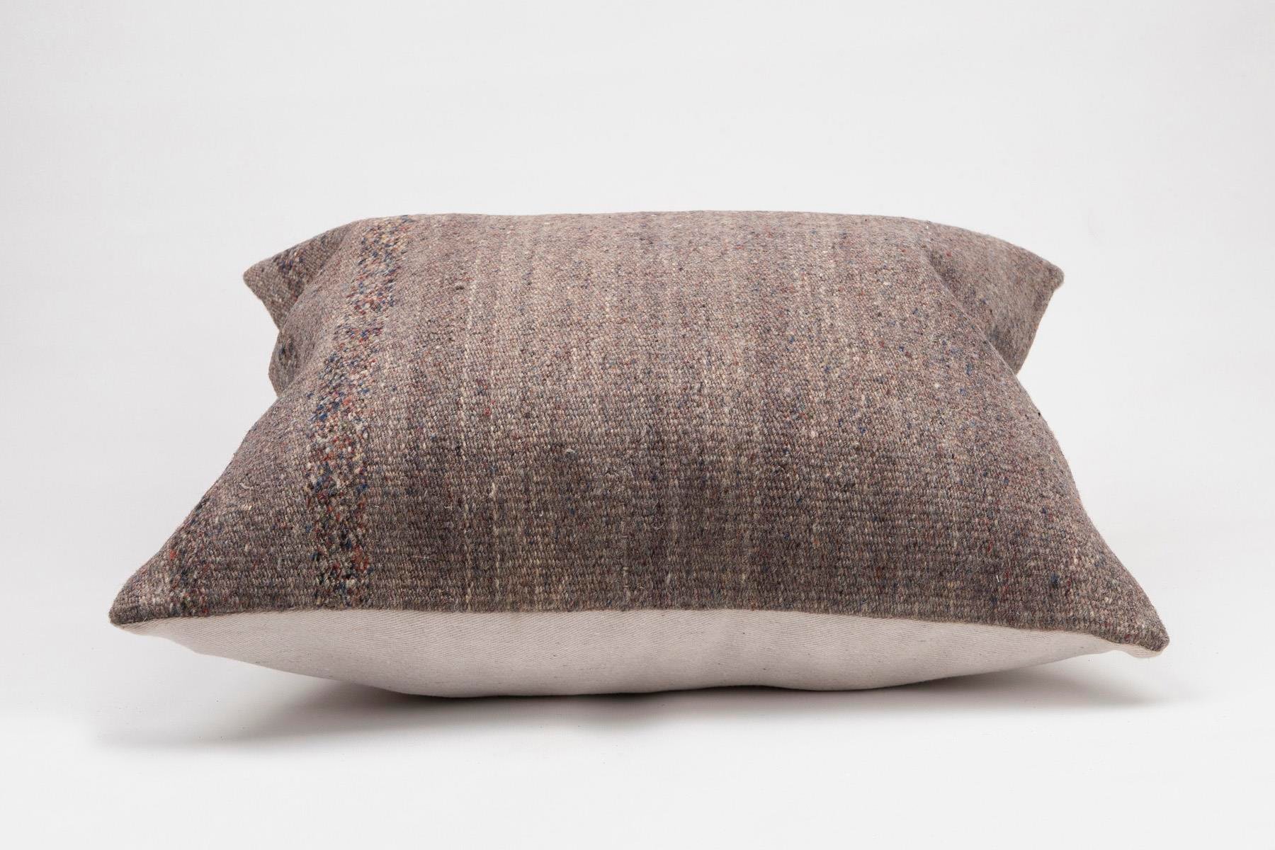 16x24 inches (40x60 cm) Kilim Pillow | KILIM WHOLESALE - Vintage Handmade Pillows - Vintage Handmade Kilim Rugs - It is 100% wool. Artistic and historical rugs. Old handwoven rugs. - Online hand woven rugs and kilim cushions sales. Shipping to a