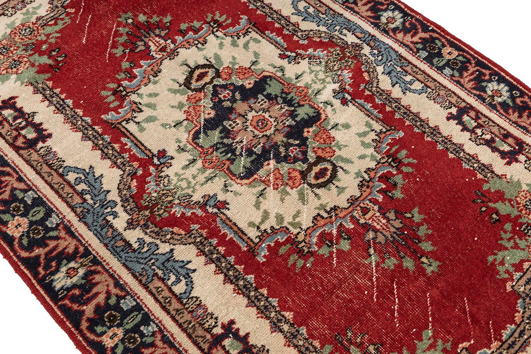 Sivas Kilim Rug (2.5 x 6.6 ft) | KILIM WHOLESALE - Vintage Handmade Pillows - Vintage Handmade Kilim Rugs - It is 100% wool. Artistic and historical rugs. Old handwoven rugs. - Online hand woven rugs and kilim cushions sales. Shipping to all ove