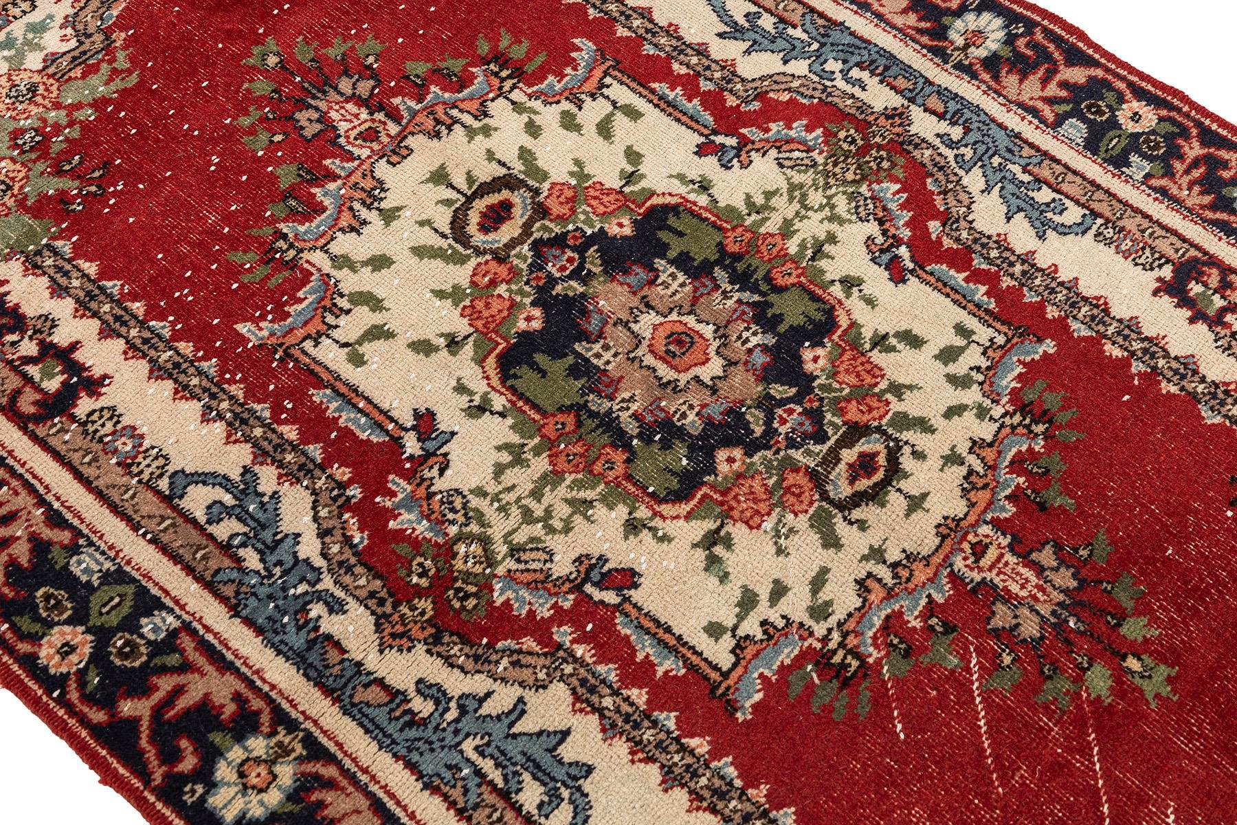 Sivas Kilim Rug (2.5 x 6.6 ft) | KILIM WHOLESALE - Vintage Handmade Pillows - Vintage Handmade Kilim Rugs - It is 100% wool. Artistic and historical rugs. Old handwoven rugs. - Online hand woven rugs and kilim cushions sales. Shipping to all ove