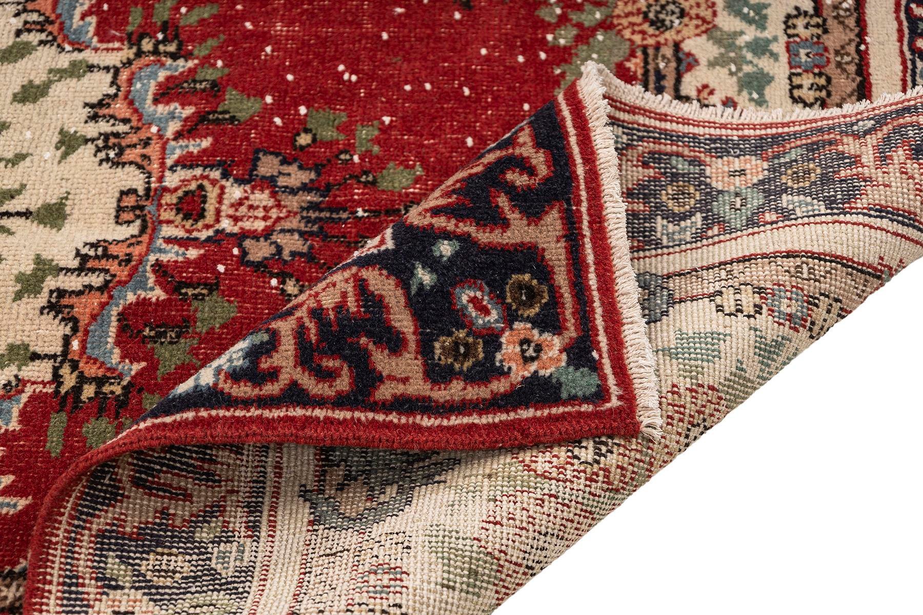 Sivas Kilim Rug (2.5 x 6.6 ft) | KILIM WHOLESALE - Vintage Handmade Pillows - Vintage Handmade Kilim Rugs - It is 100% wool. Artistic and historical rugs. Old handwoven rugs. - Online hand woven rugs and kilim cushions sales. Shipping to all ove