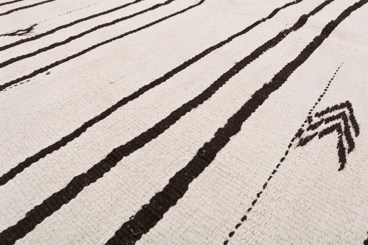Hemp Kilim Rug (6.25 x 10.86 ft)